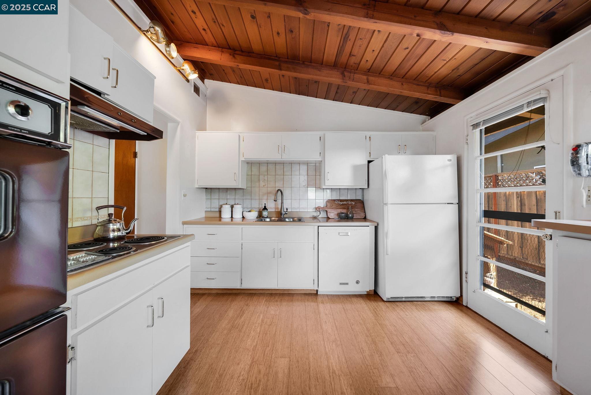 Detail Gallery Image 13 of 37 For 70 Norman Court, Walnut Creek,  CA 94595 - 3 Beds | 2 Baths