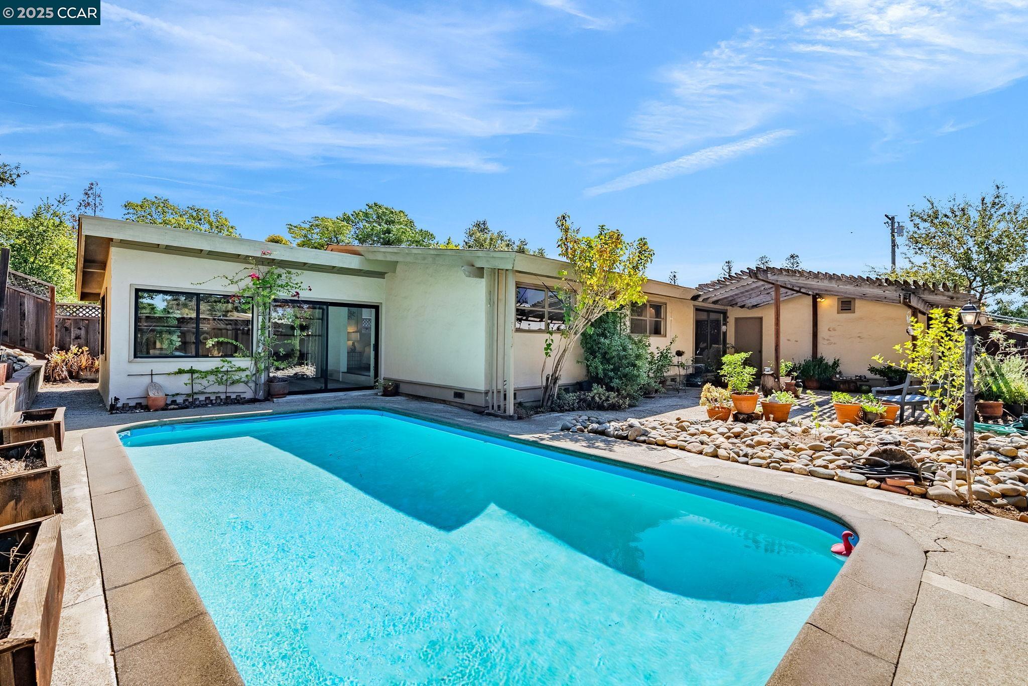 Detail Gallery Image 29 of 37 For 70 Norman Court, Walnut Creek,  CA 94595 - 3 Beds | 2 Baths