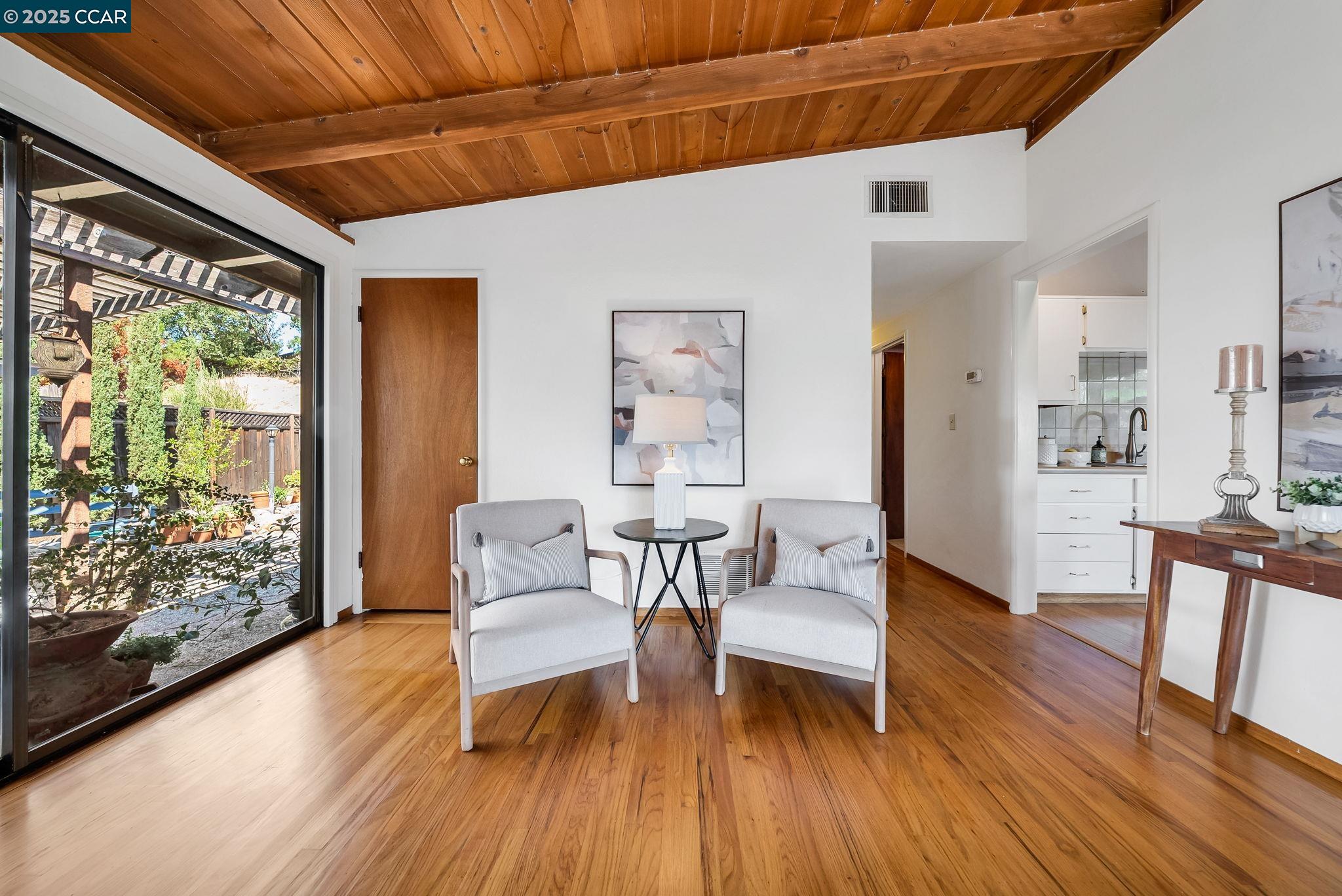 Detail Gallery Image 8 of 37 For 70 Norman Court, Walnut Creek,  CA 94595 - 3 Beds | 2 Baths