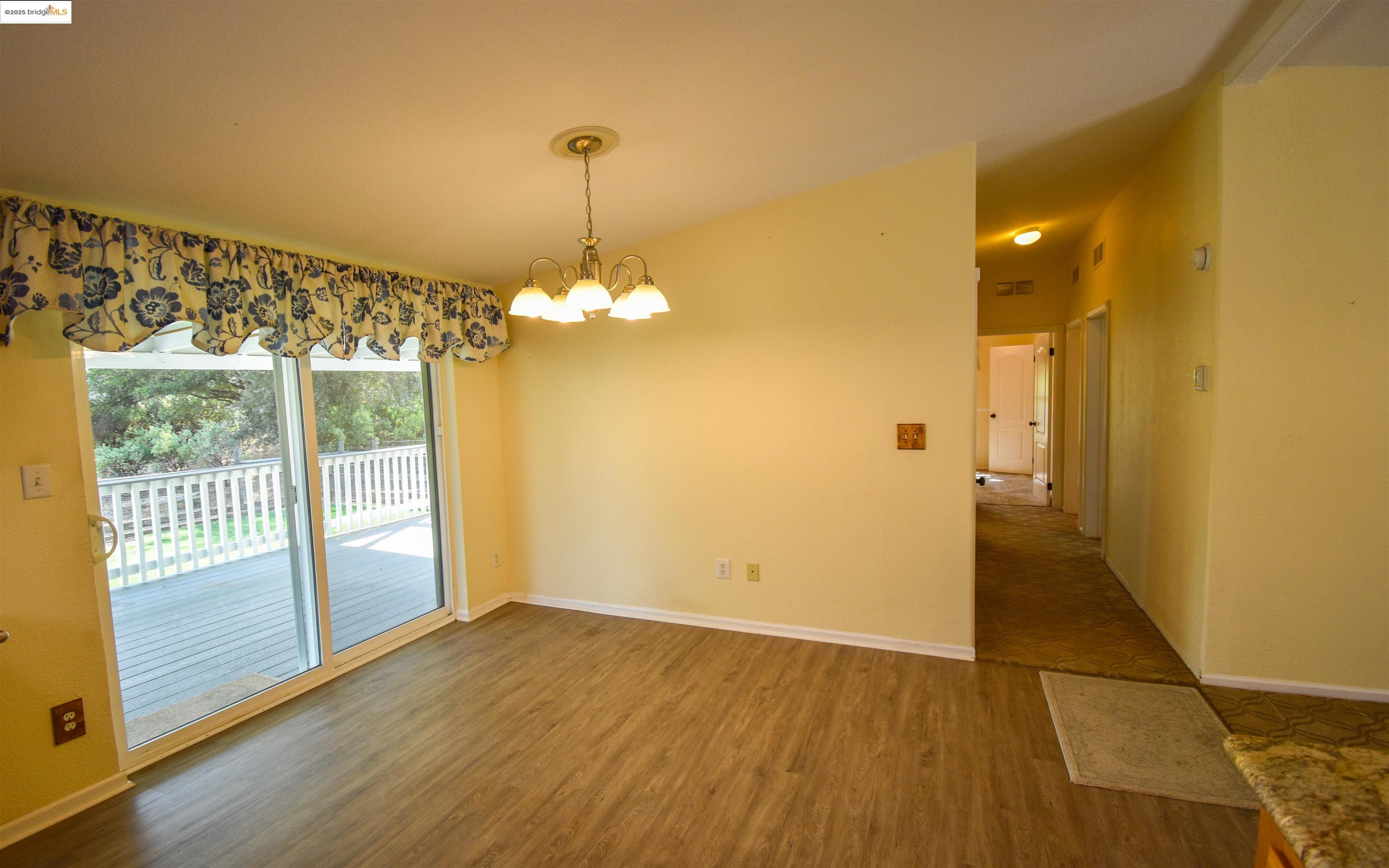 Detail Gallery Image 15 of 56 For 10303 N Airport Rd, Columbia,  CA 95310 - 3 Beds | 2 Baths