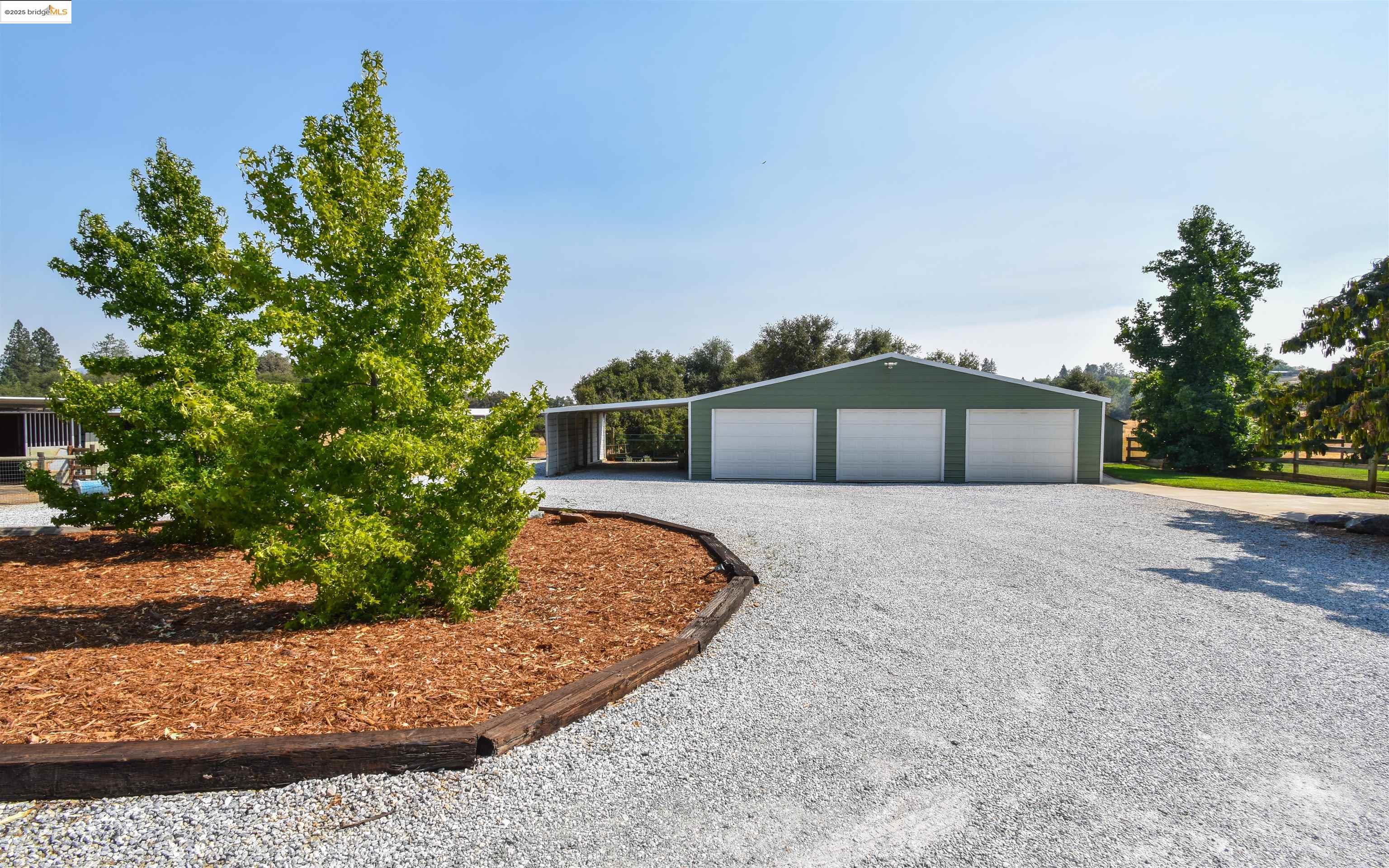 Detail Gallery Image 3 of 56 For 10303 N Airport Rd, Columbia,  CA 95310 - 3 Beds | 2 Baths