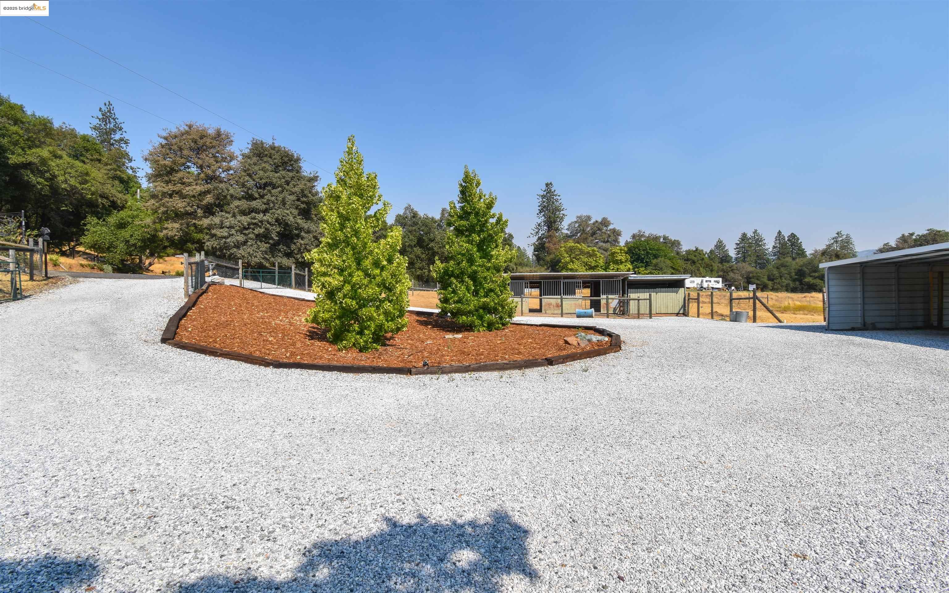 Detail Gallery Image 5 of 56 For 10303 N Airport Rd, Columbia,  CA 95310 - 3 Beds | 2 Baths