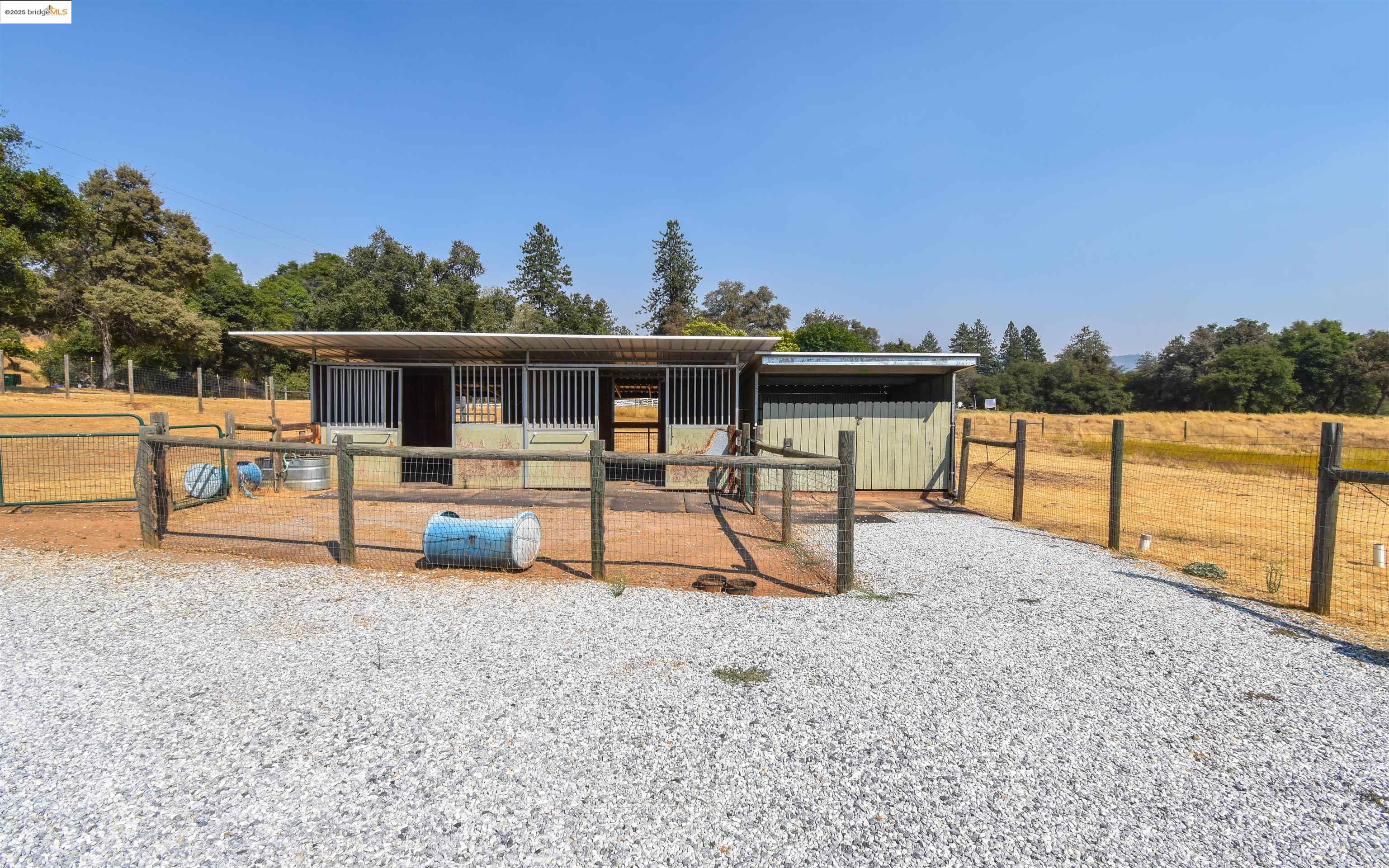 Detail Gallery Image 6 of 56 For 10303 N Airport Rd, Columbia,  CA 95310 - 3 Beds | 2 Baths
