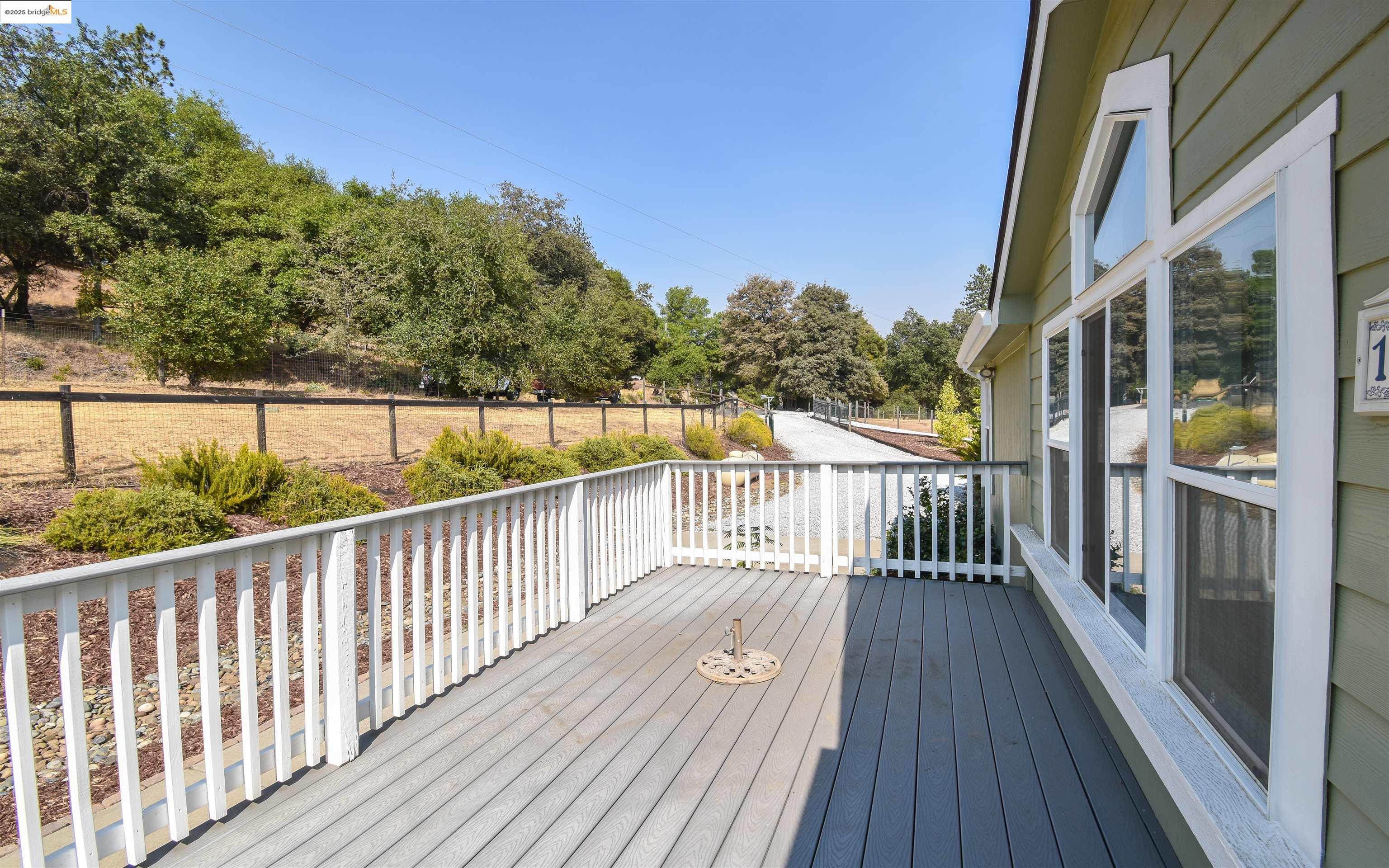 Detail Gallery Image 8 of 56 For 10303 N Airport Rd, Columbia,  CA 95310 - 3 Beds | 2 Baths