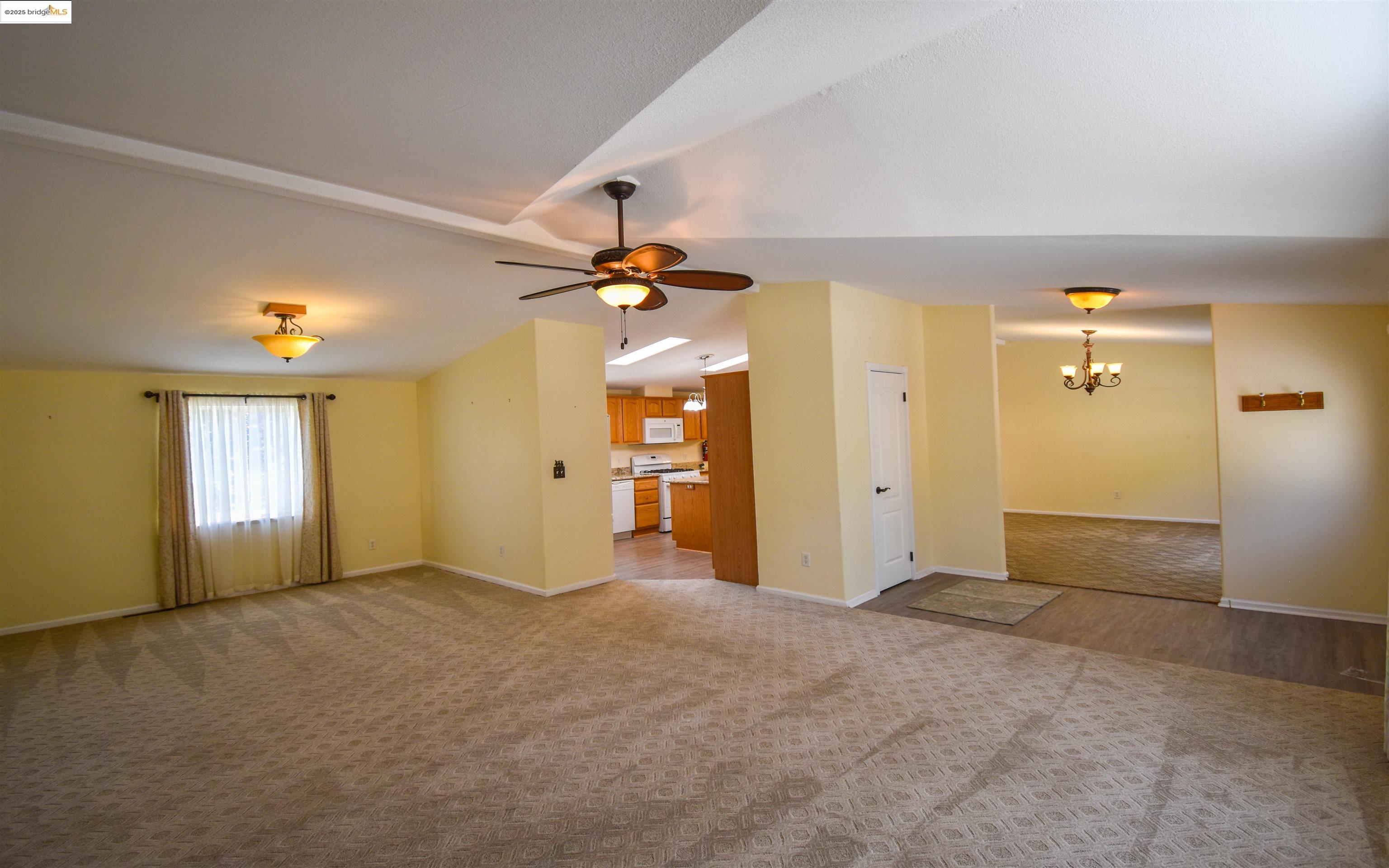 Detail Gallery Image 9 of 56 For 10303 N Airport Rd, Columbia,  CA 95310 - 3 Beds | 2 Baths