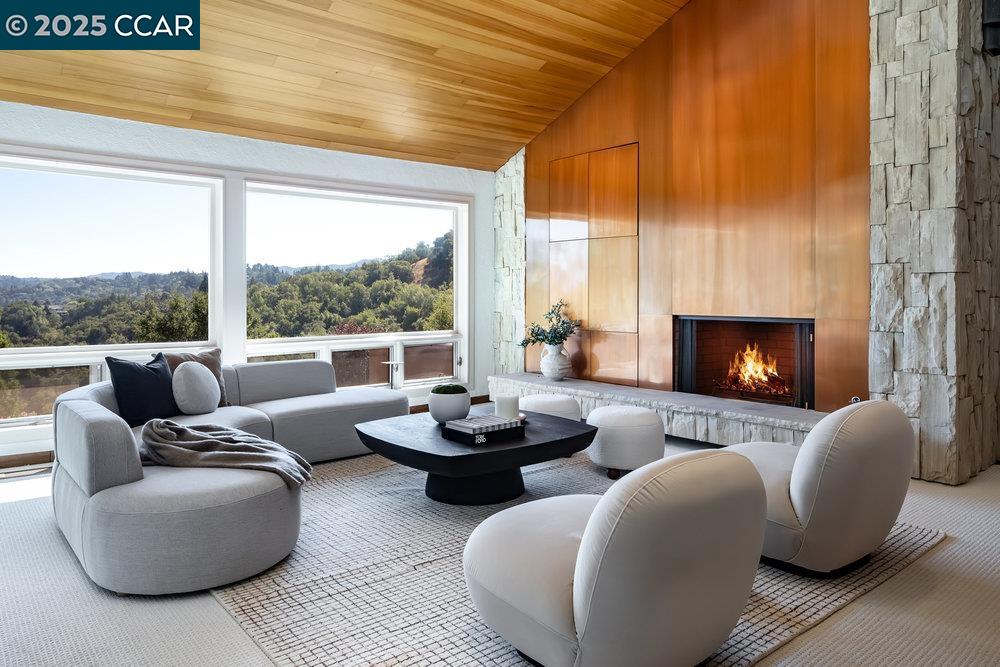 Detail Gallery Image 12 of 60 For 1177 Estates Dr, Lafayette,  CA 94549 - 6 Beds | 7/2 Baths