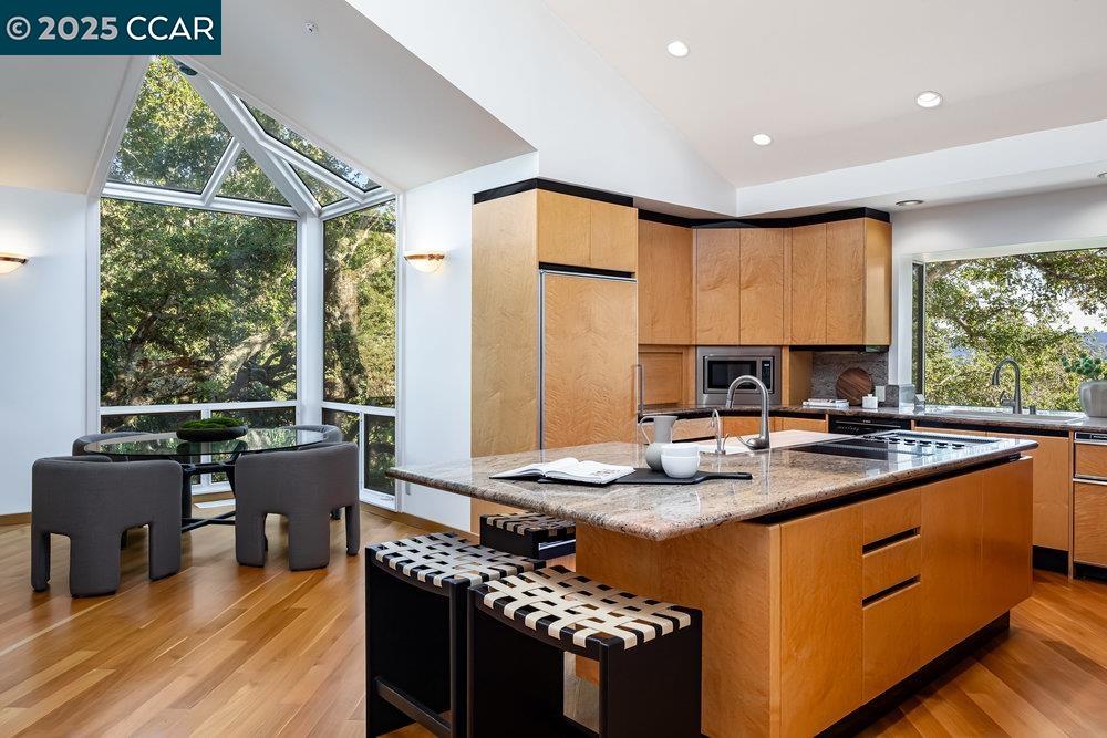 Detail Gallery Image 18 of 60 For 1177 Estates Dr, Lafayette,  CA 94549 - 6 Beds | 7/2 Baths