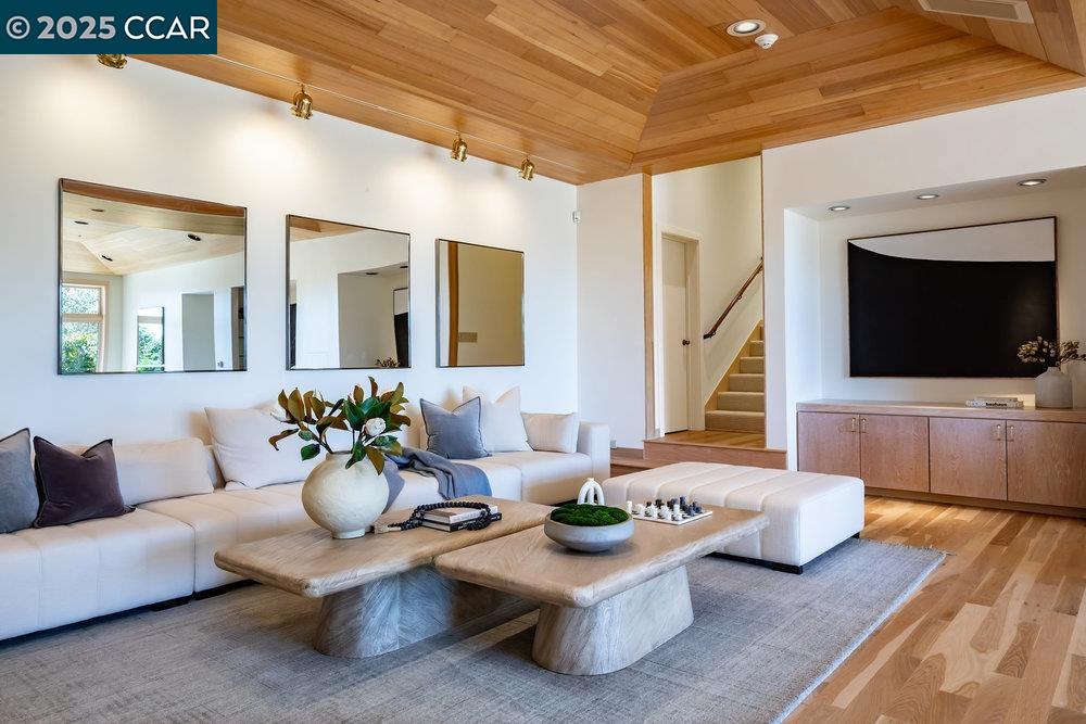 Detail Gallery Image 34 of 60 For 1177 Estates Dr, Lafayette,  CA 94549 - 6 Beds | 7/2 Baths