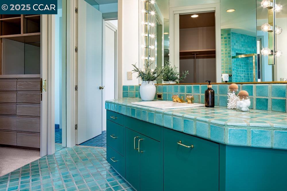 Detail Gallery Image 37 of 60 For 1177 Estates Dr, Lafayette,  CA 94549 - 6 Beds | 7/2 Baths