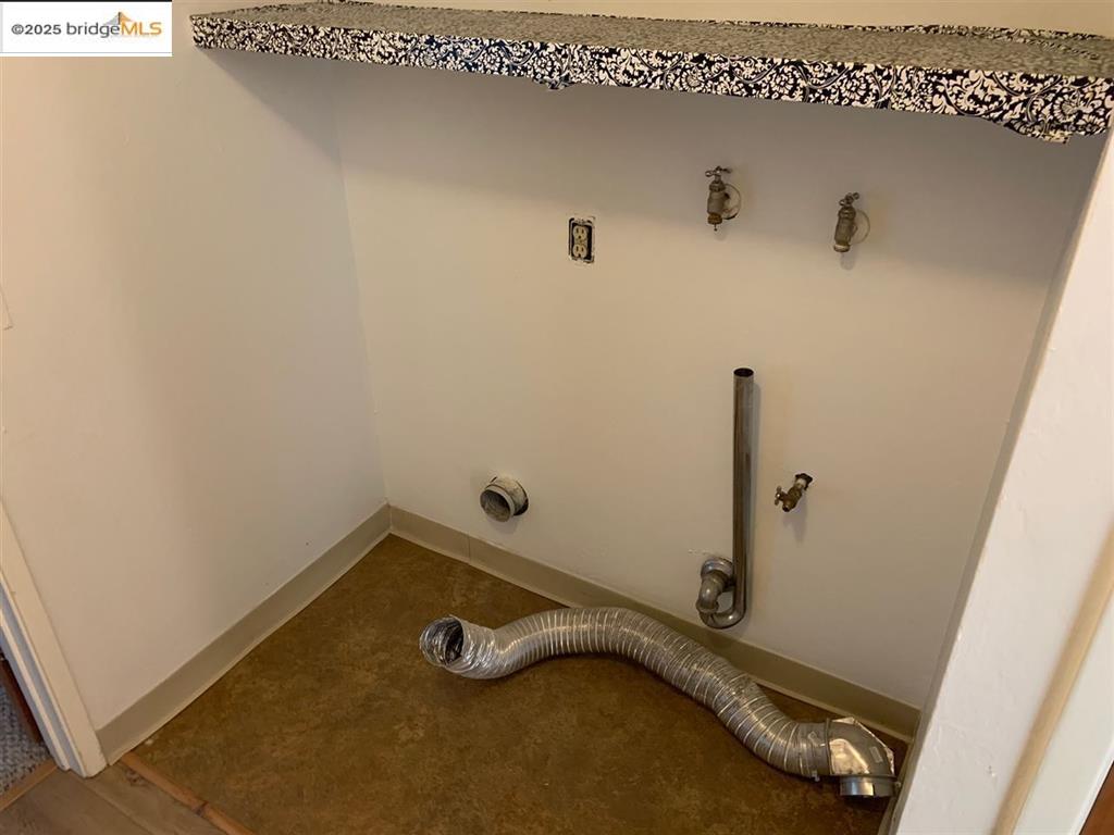 Detail Gallery Image 21 of 23 For 708 Solano Ave #D,  Albany,  CA 94706 - 3 Beds | 2 Baths