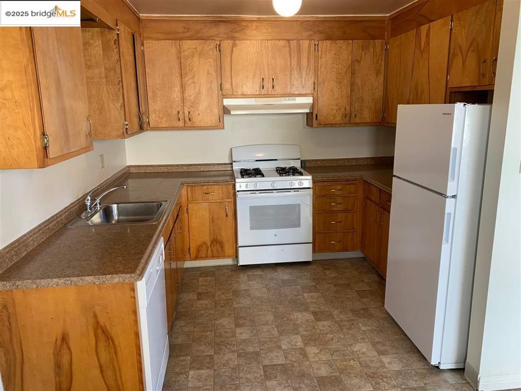 Detail Gallery Image 8 of 23 For 708 Solano Ave #D,  Albany,  CA 94706 - 3 Beds | 2 Baths