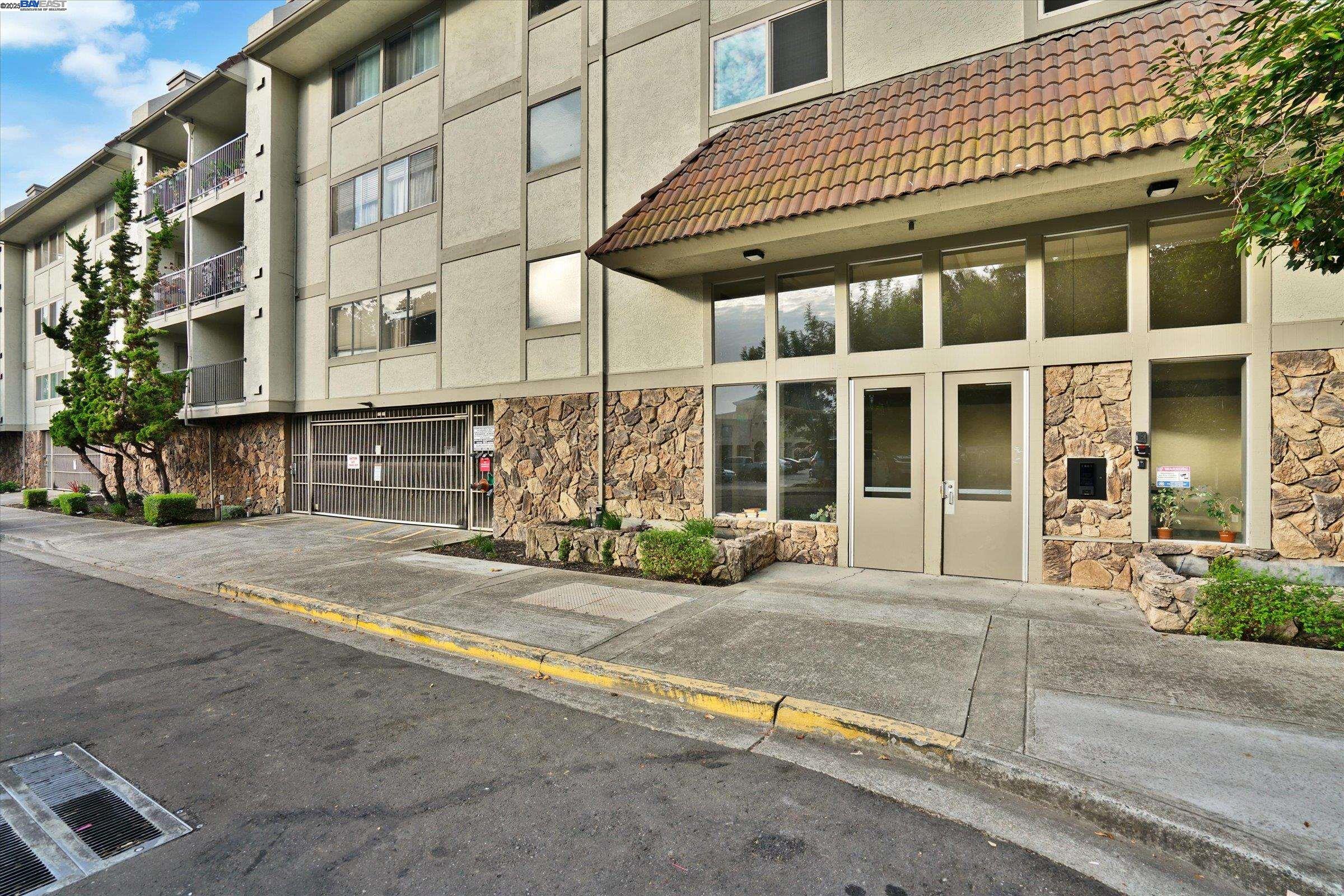Browse active condo listings in PERALTA CREEK