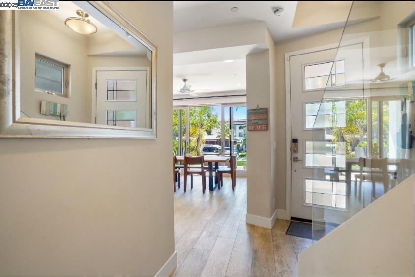 Detail Gallery Image 14 of 50 For 1122 Oliver Ave, San Diego,  CA 92109 - 3 Beds | 3/1 Baths