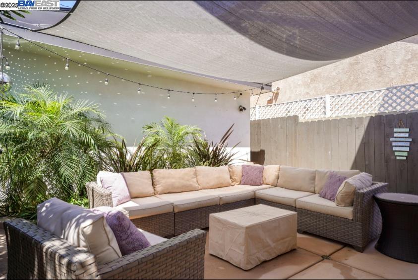 Detail Gallery Image 18 of 50 For 1122 Oliver Ave, San Diego,  CA 92109 - 3 Beds | 3/1 Baths