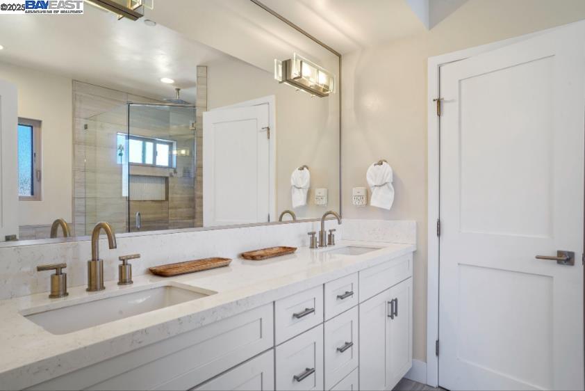 Detail Gallery Image 28 of 50 For 1122 Oliver Ave, San Diego,  CA 92109 - 3 Beds | 3/1 Baths
