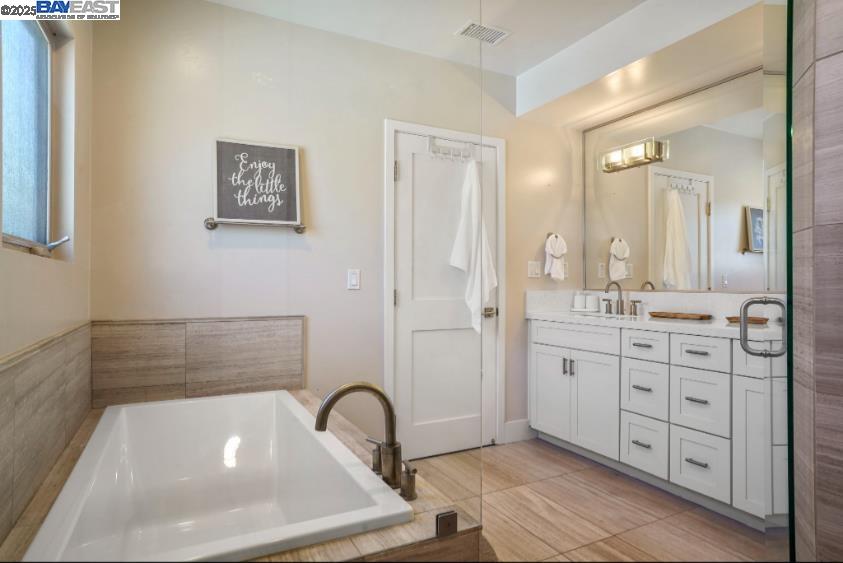 Detail Gallery Image 30 of 50 For 1122 Oliver Ave, San Diego,  CA 92109 - 3 Beds | 3/1 Baths