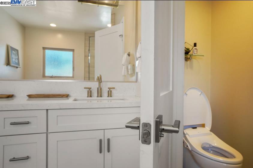 Detail Gallery Image 31 of 50 For 1122 Oliver Ave, San Diego,  CA 92109 - 3 Beds | 3/1 Baths