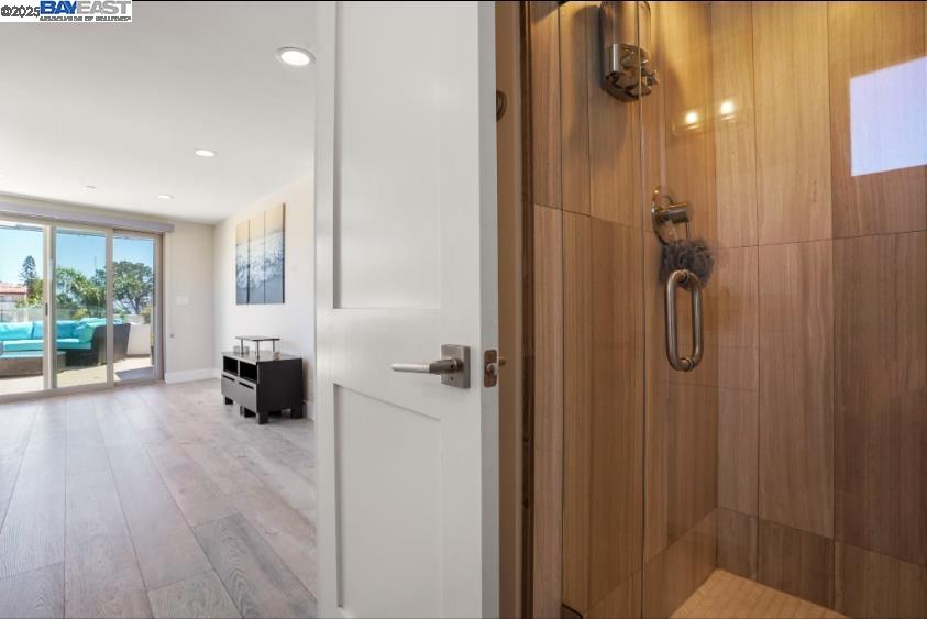 Detail Gallery Image 41 of 50 For 1122 Oliver Ave, San Diego,  CA 92109 - 3 Beds | 3/1 Baths