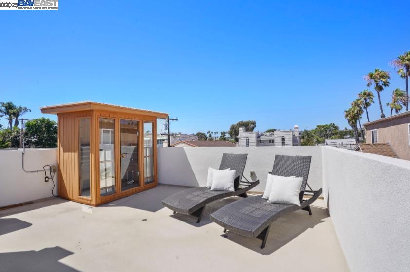 Detail Gallery Image 46 of 50 For 1122 Oliver Ave, San Diego,  CA 92109 - 3 Beds | 3/1 Baths