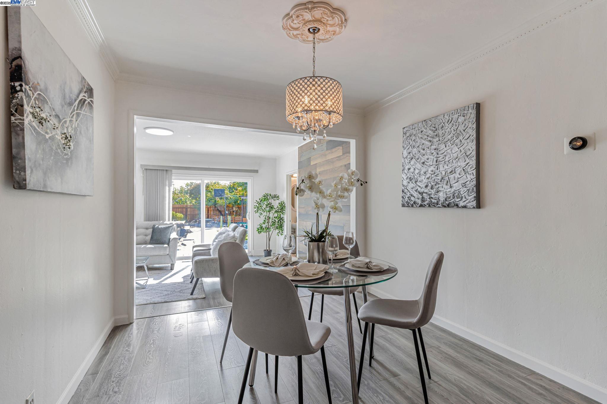 Detail Gallery Image 12 of 39 For 17347 via Encinas, San Lorenzo,  CA 94580 - 3 Beds | 1/1 Baths