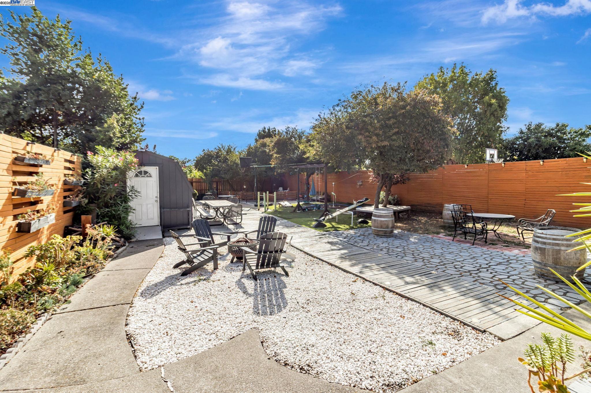 Detail Gallery Image 30 of 39 For 17347 via Encinas, San Lorenzo,  CA 94580 - 3 Beds | 1/1 Baths