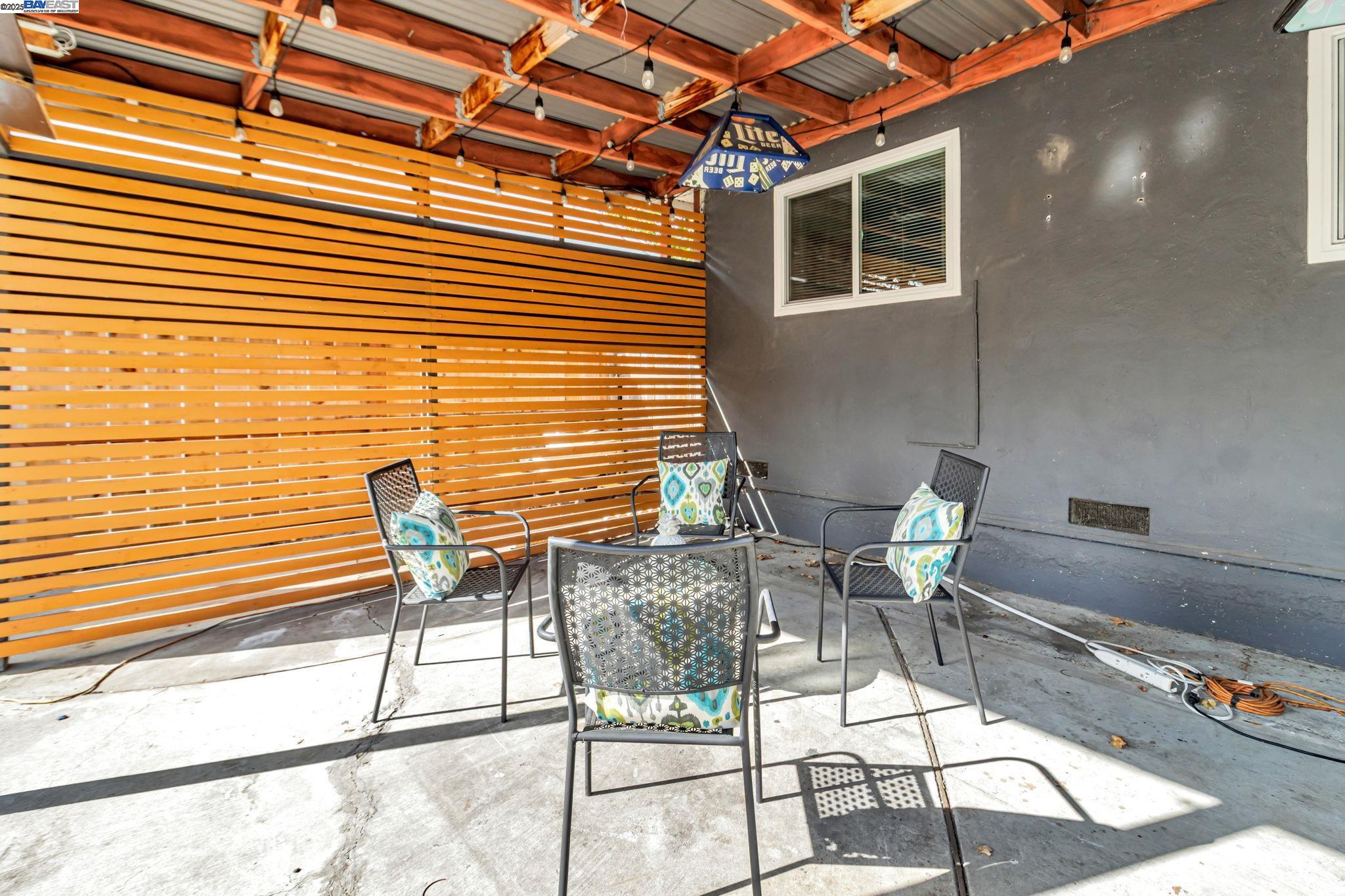 Detail Gallery Image 32 of 39 For 17347 via Encinas, San Lorenzo,  CA 94580 - 3 Beds | 1/1 Baths