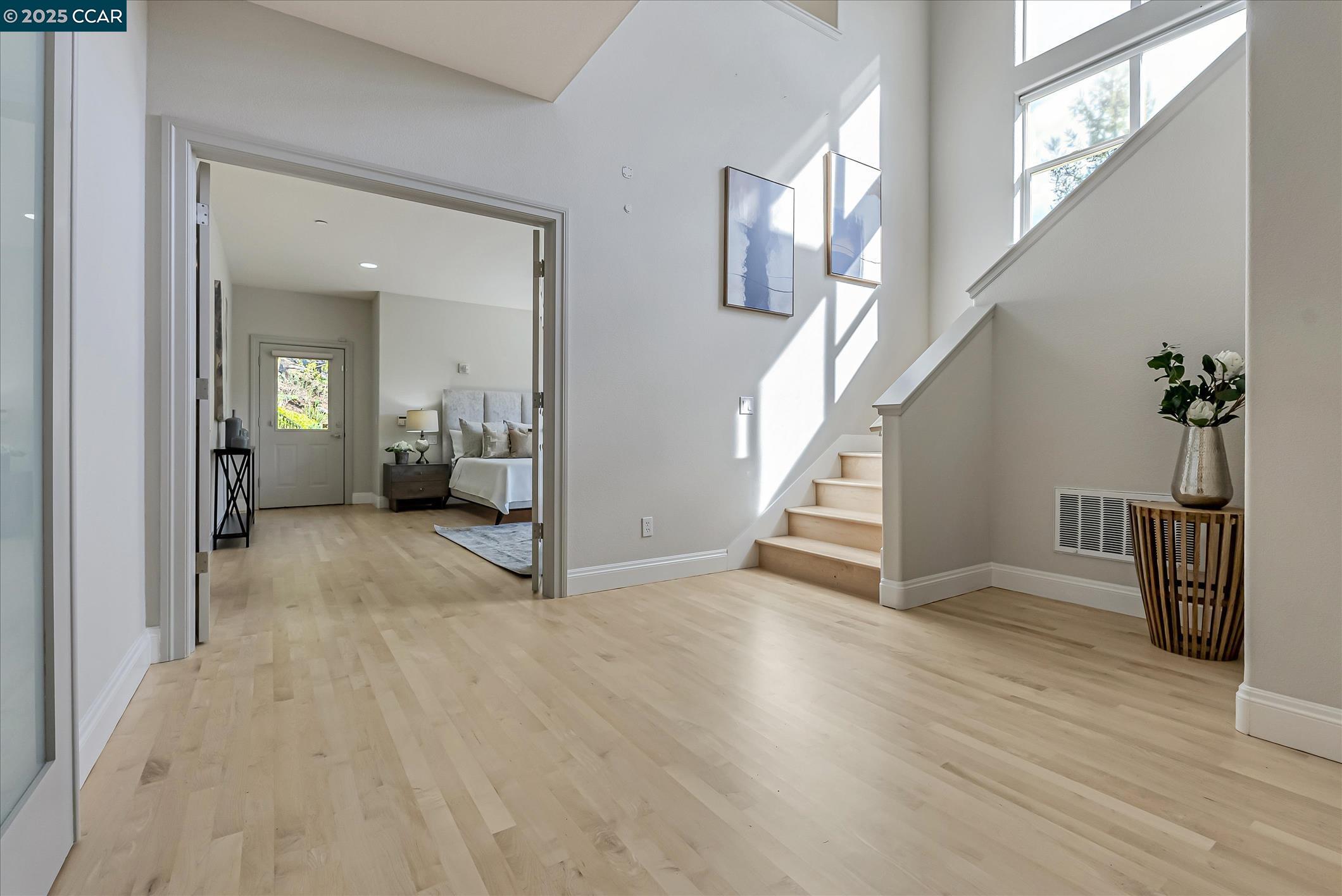 Detail Gallery Image 19 of 43 For 4 Berrybrook Hollow, Orinda,  CA 94563 - 4 Beds | 3/1 Baths