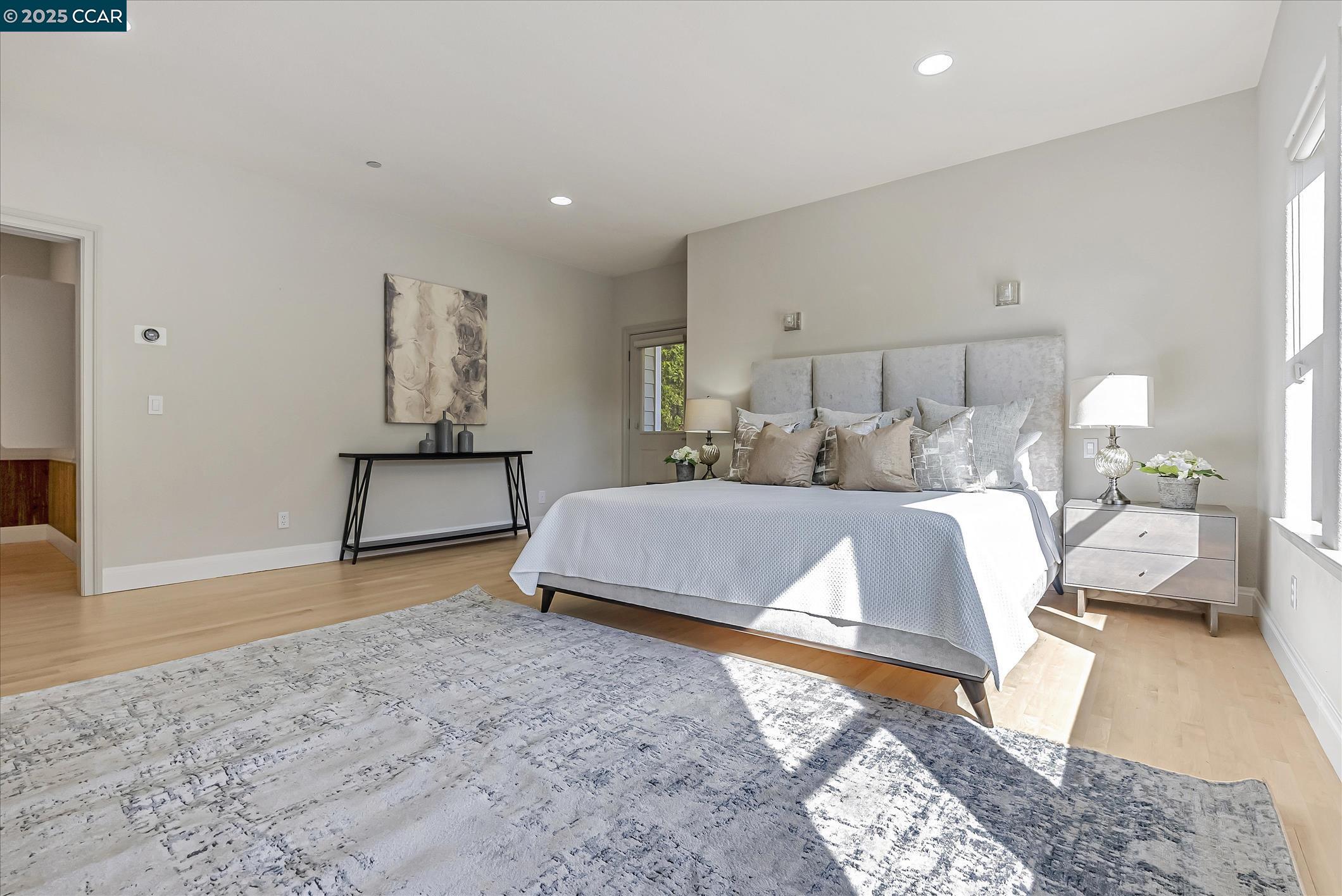 Detail Gallery Image 21 of 43 For 4 Berrybrook Hollow, Orinda,  CA 94563 - 4 Beds | 3/1 Baths