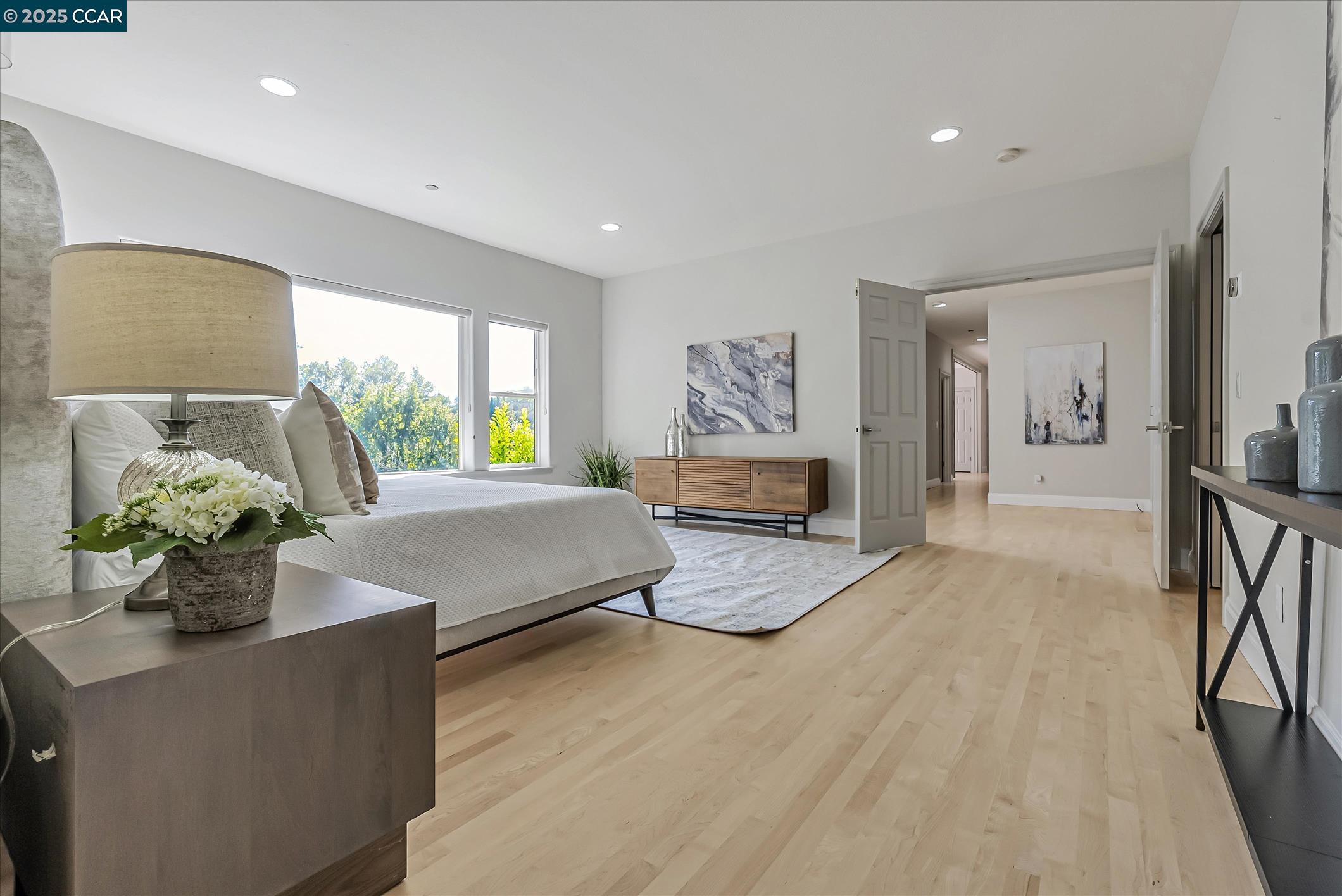 Detail Gallery Image 22 of 43 For 4 Berrybrook Hollow, Orinda,  CA 94563 - 4 Beds | 3/1 Baths