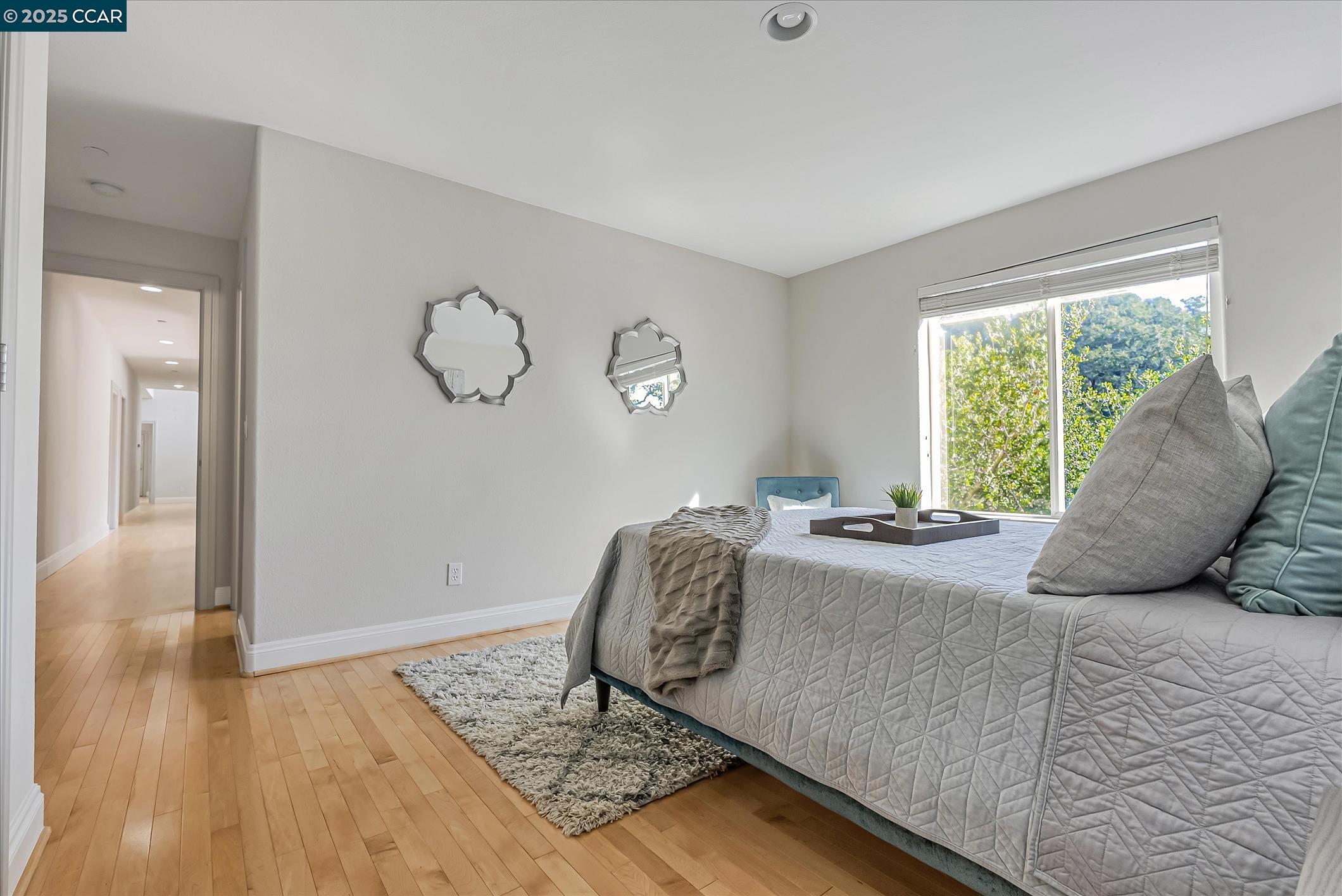 Detail Gallery Image 25 of 43 For 4 Berrybrook Hollow, Orinda,  CA 94563 - 4 Beds | 3/1 Baths