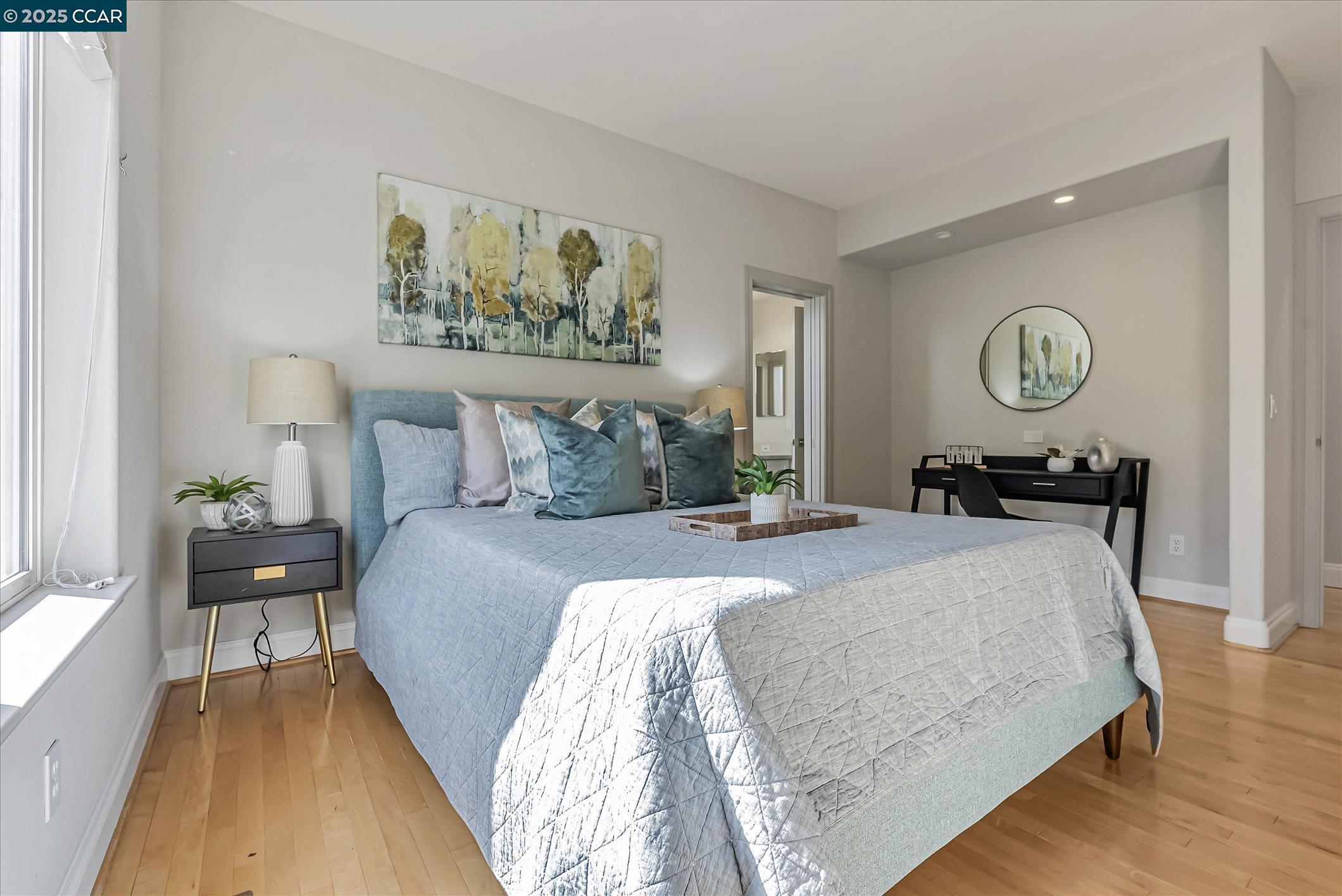 Detail Gallery Image 28 of 43 For 4 Berrybrook Hollow, Orinda,  CA 94563 - 4 Beds | 3/1 Baths