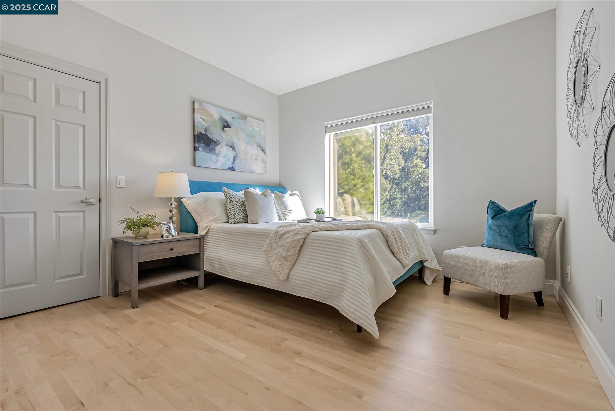 Detail Gallery Image 29 of 43 For 4 Berrybrook Hollow, Orinda,  CA 94563 - 4 Beds | 3/1 Baths