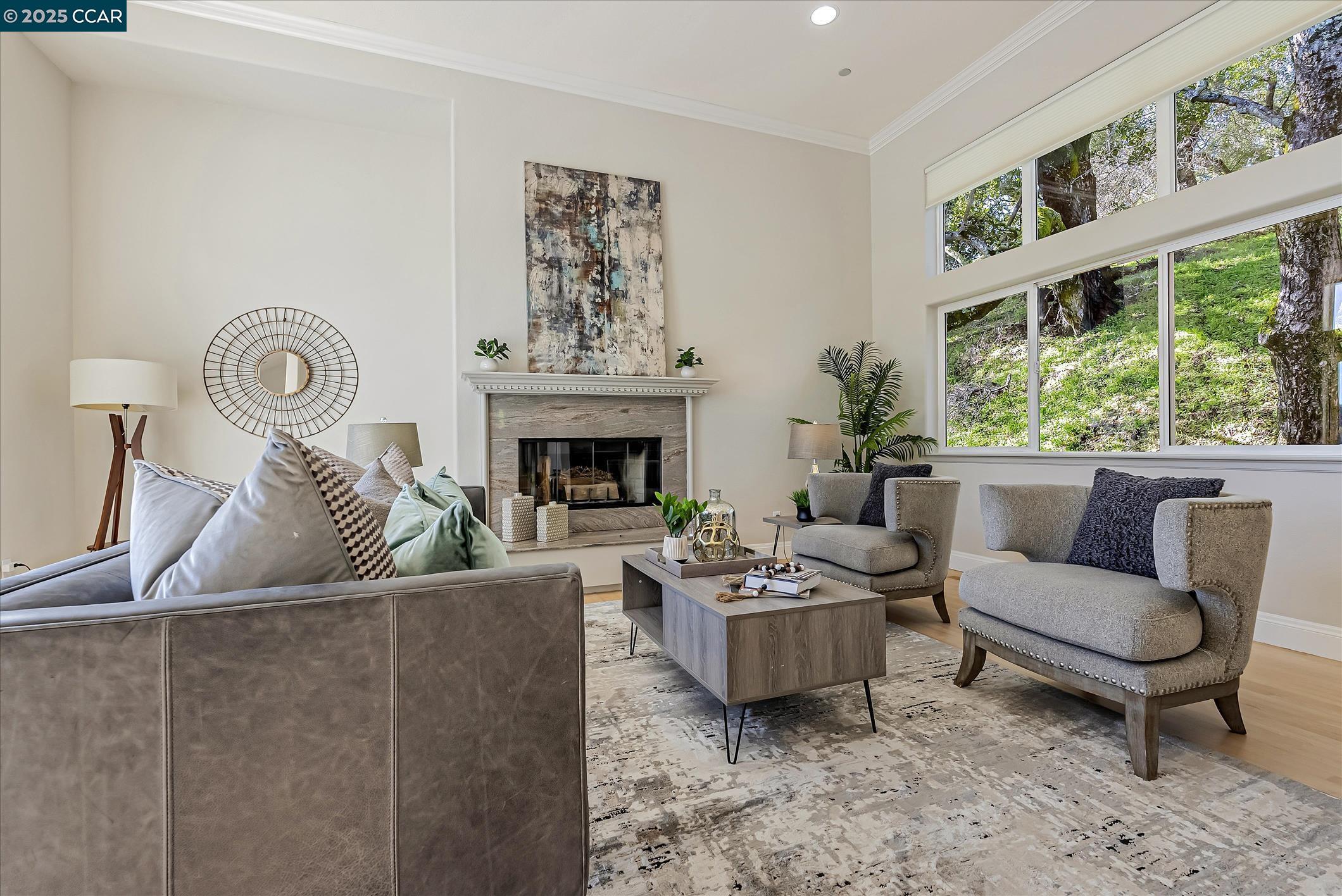 Detail Gallery Image 4 of 43 For 4 Berrybrook Hollow, Orinda,  CA 94563 - 4 Beds | 3/1 Baths