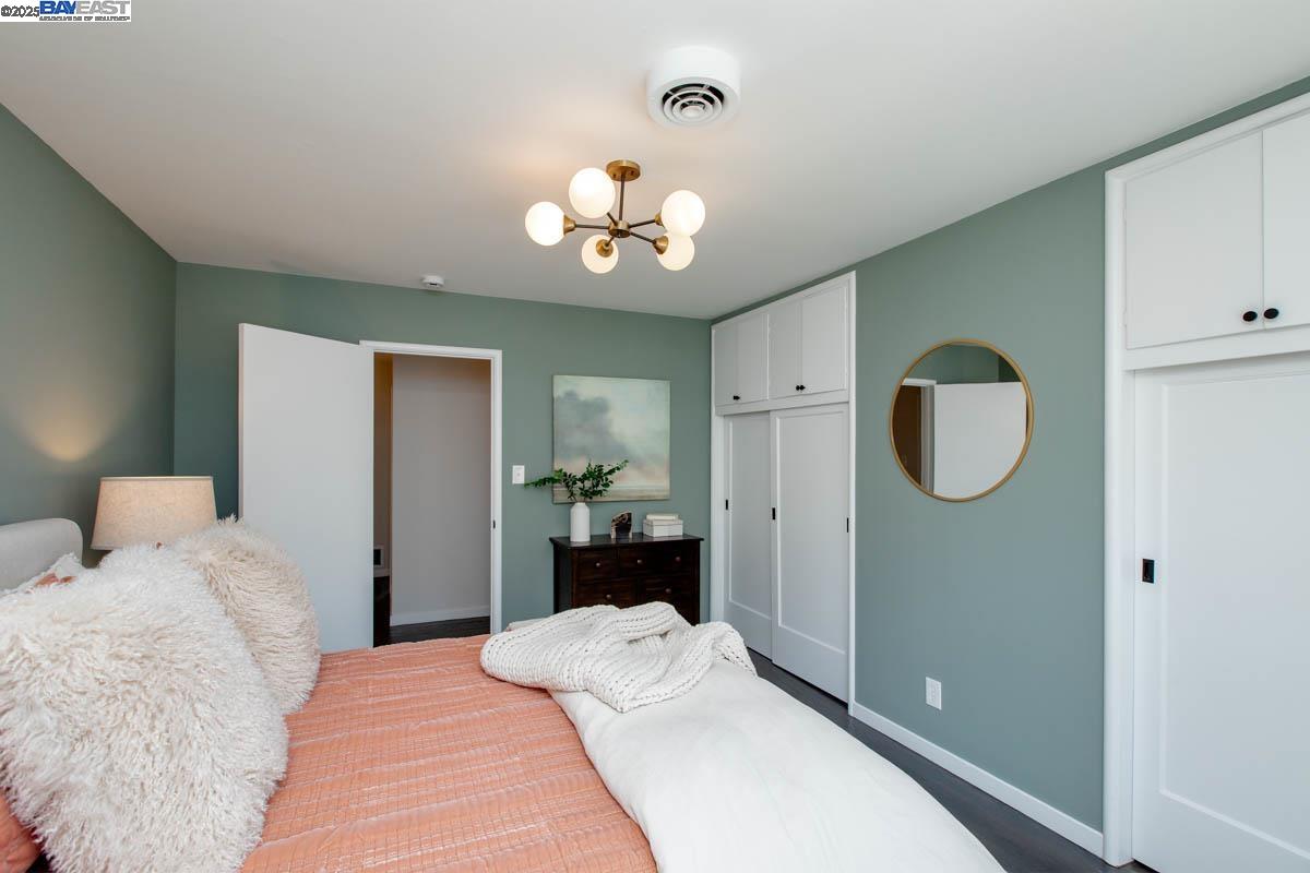 Detail Gallery Image 24 of 43 For 1366 Hansen Ave, Alameda,  CA 94501 - 3 Beds | 2 Baths