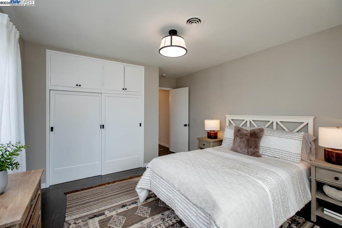 Detail Gallery Image 26 of 43 For 1366 Hansen Ave, Alameda,  CA 94501 - 3 Beds | 2 Baths