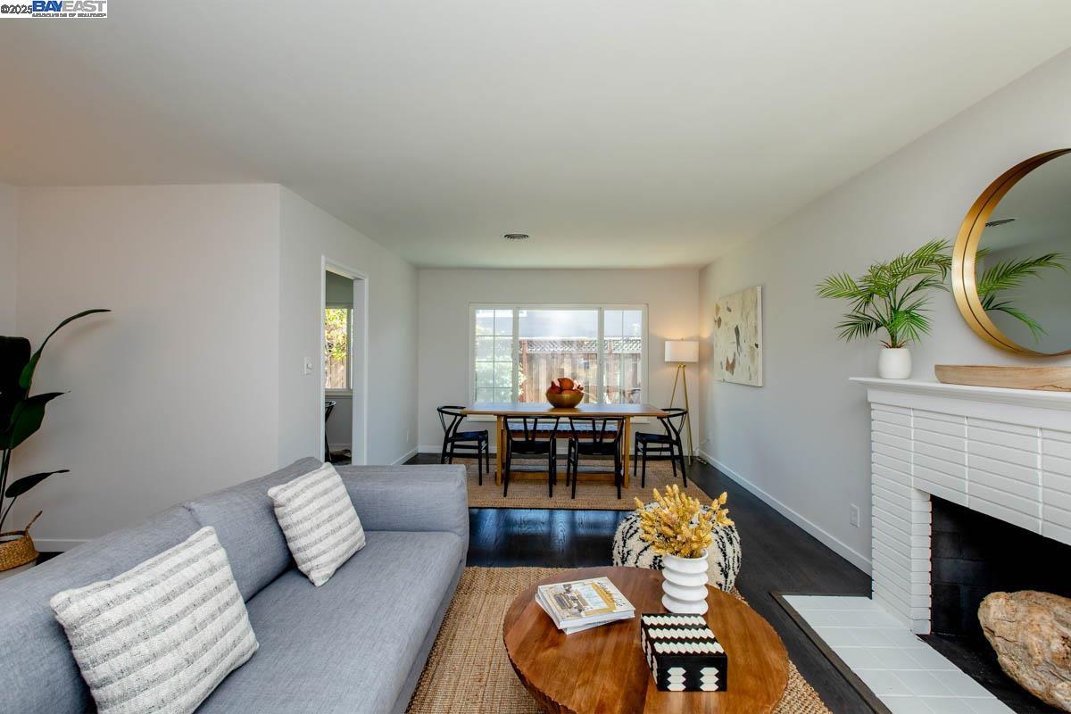 Detail Gallery Image 6 of 43 For 1366 Hansen Ave, Alameda,  CA 94501 - 3 Beds | 2 Baths
