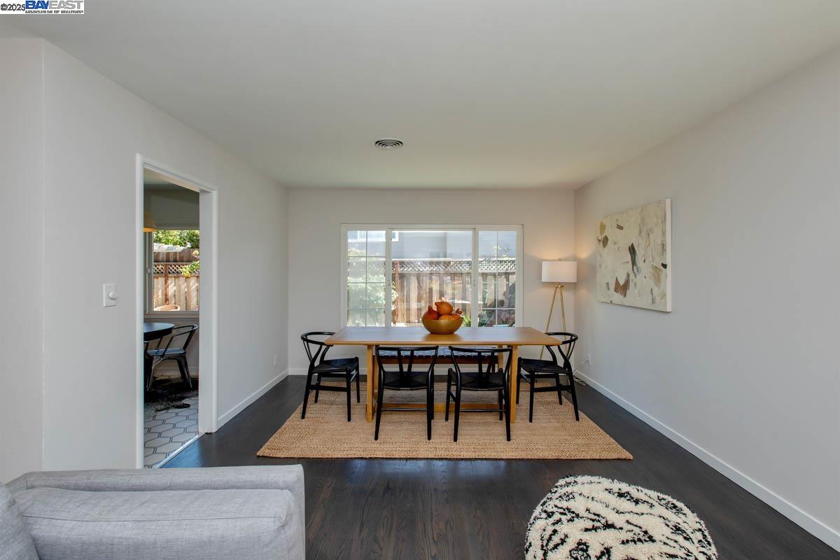 Detail Gallery Image 8 of 43 For 1366 Hansen Ave, Alameda,  CA 94501 - 3 Beds | 2 Baths