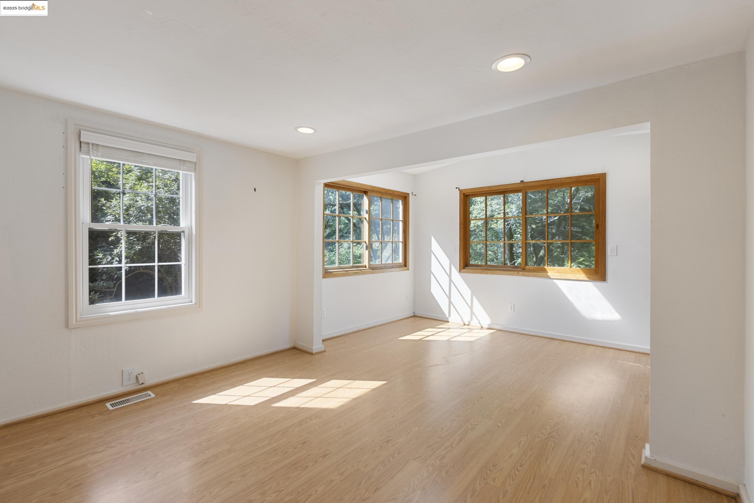 Detail Gallery Image 17 of 32 For 204 Resaca Ave, Forest Knolls,  CA 94933 - 3 Beds | 3 Baths