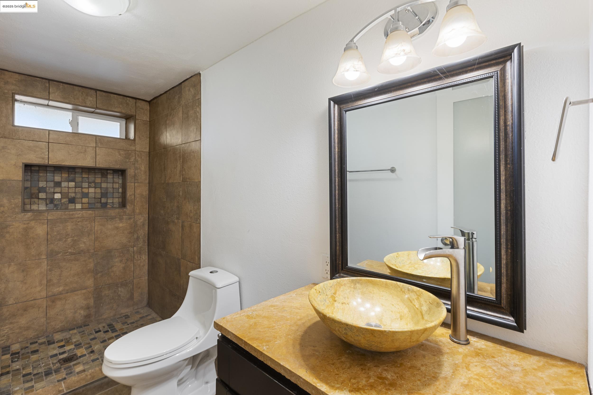 Detail Gallery Image 29 of 32 For 204 Resaca Ave, Forest Knolls,  CA 94933 - 3 Beds | 3 Baths