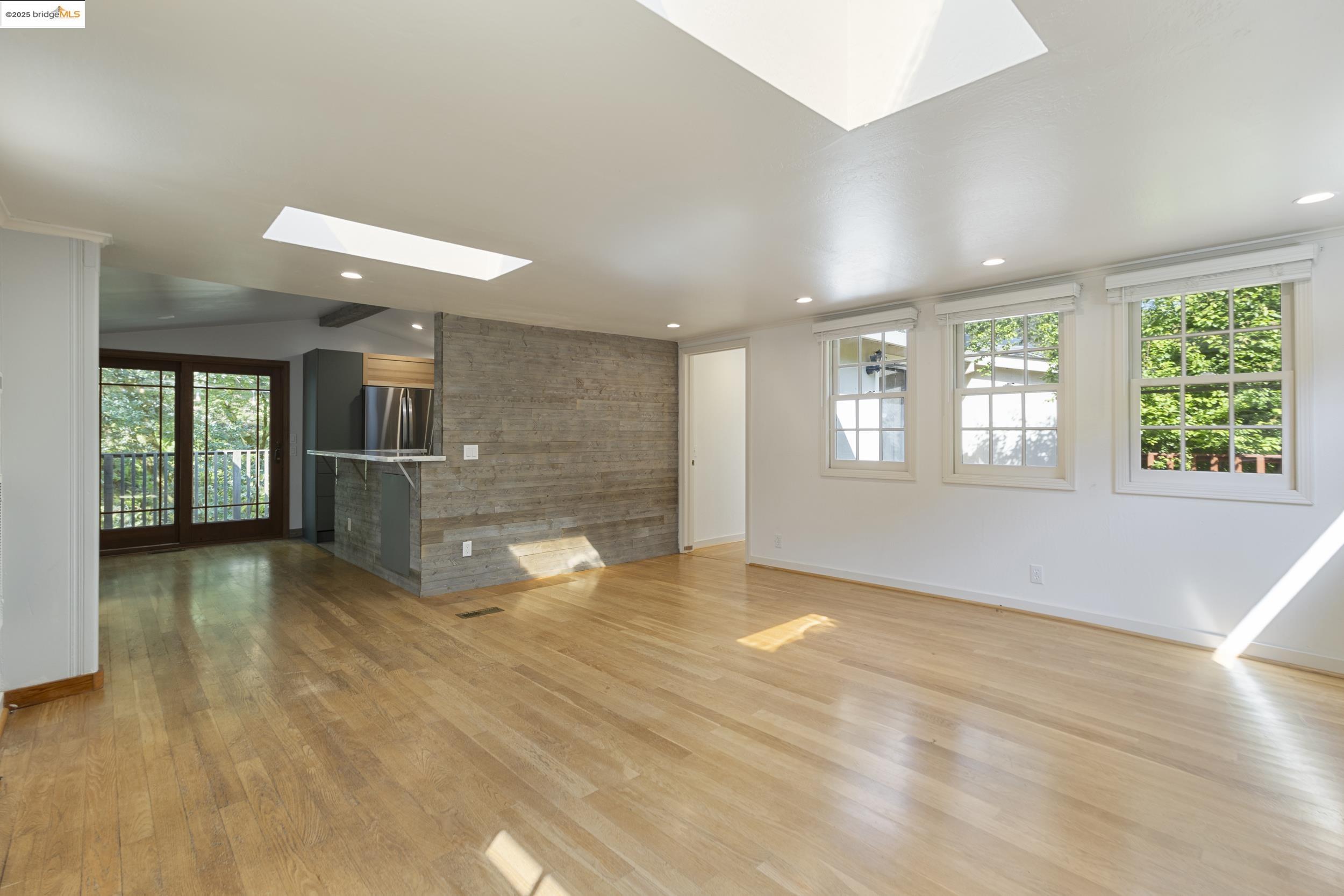 Detail Gallery Image 4 of 32 For 204 Resaca Ave, Forest Knolls,  CA 94933 - 3 Beds | 3 Baths