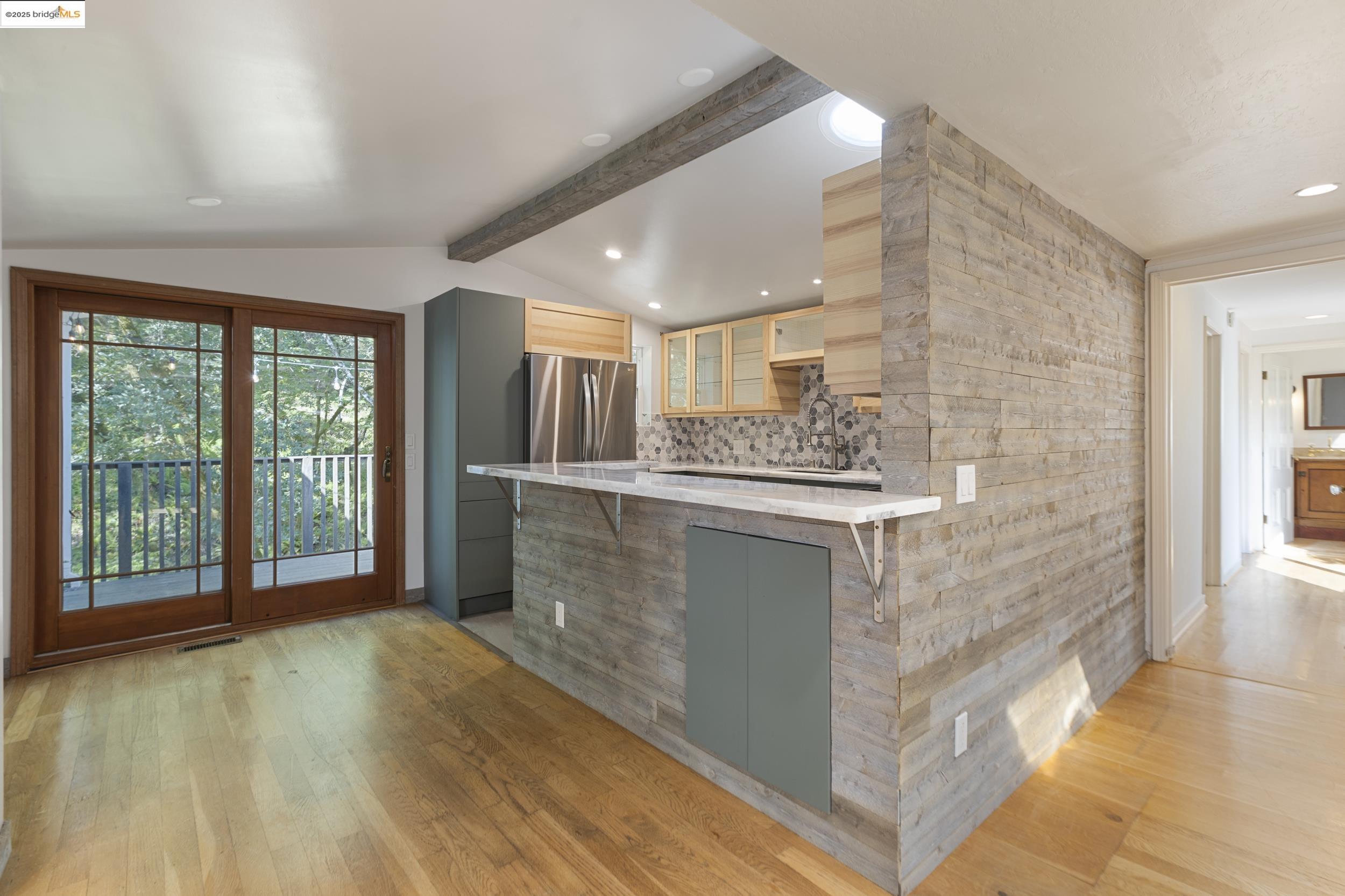 Detail Gallery Image 5 of 32 For 204 Resaca Ave, Forest Knolls,  CA 94933 - 3 Beds | 3 Baths