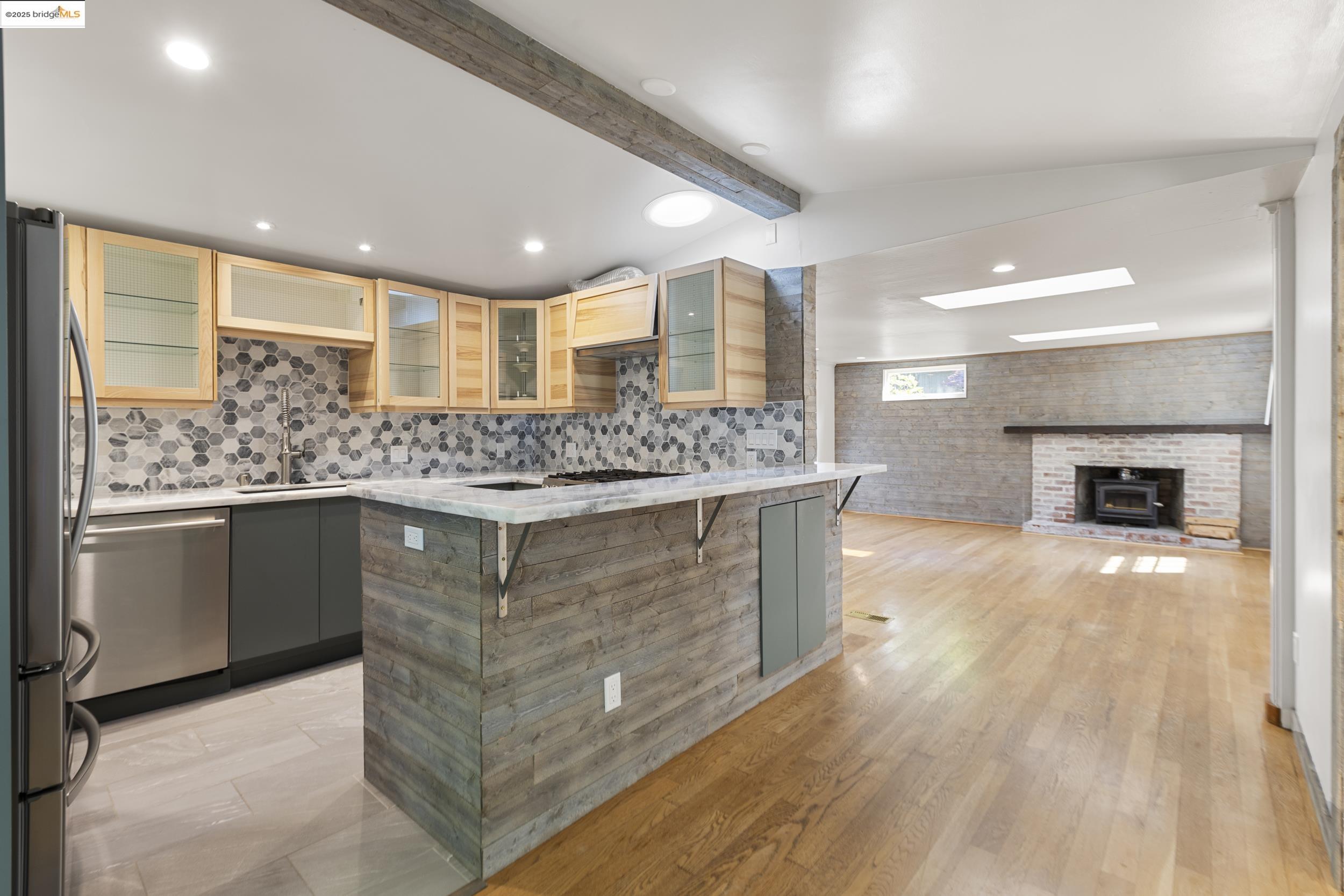 Detail Gallery Image 6 of 32 For 204 Resaca Ave, Forest Knolls,  CA 94933 - 3 Beds | 3 Baths
