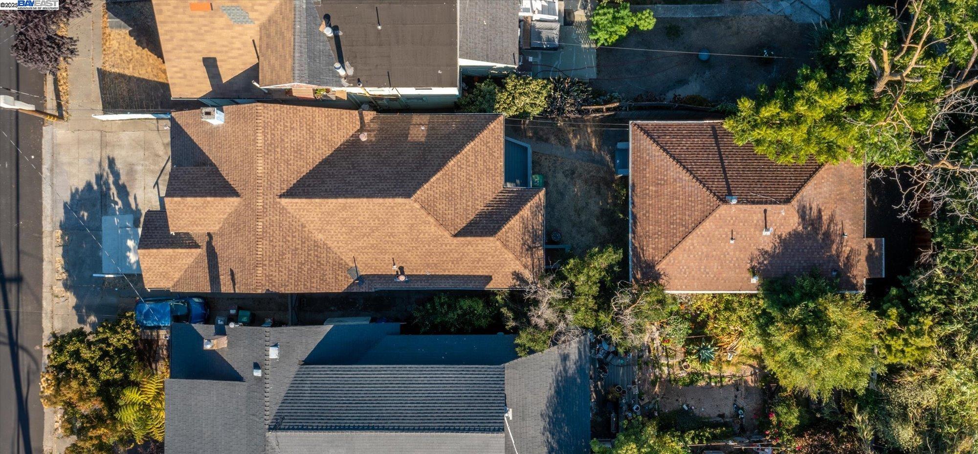 Detail Gallery Image 29 of 34 For 835 Apgar St, Oakland,  CA 94608 - 3 Beds | 2 Baths
