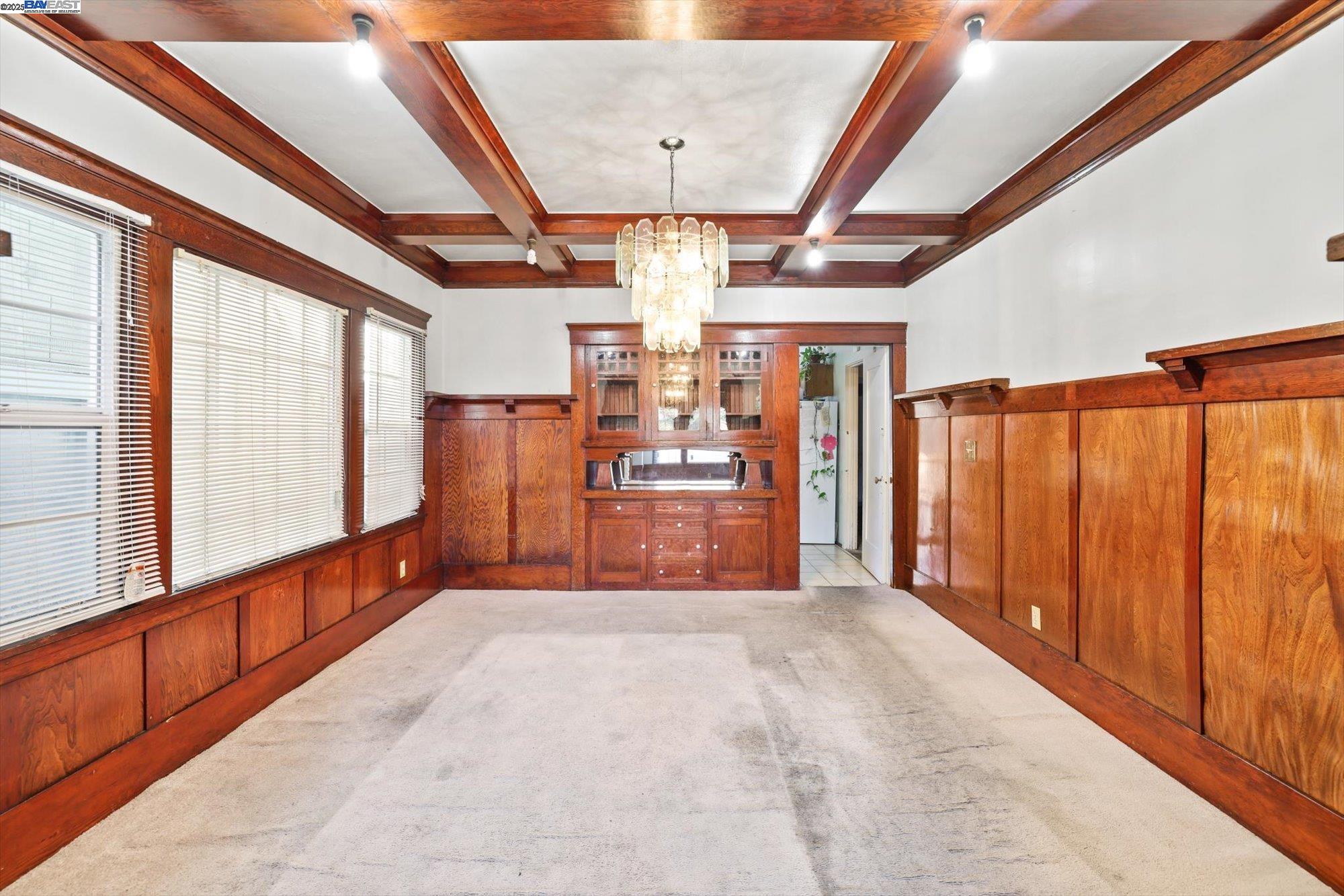 Detail Gallery Image 6 of 34 For 835 Apgar St, Oakland,  CA 94608 - 3 Beds | 2 Baths