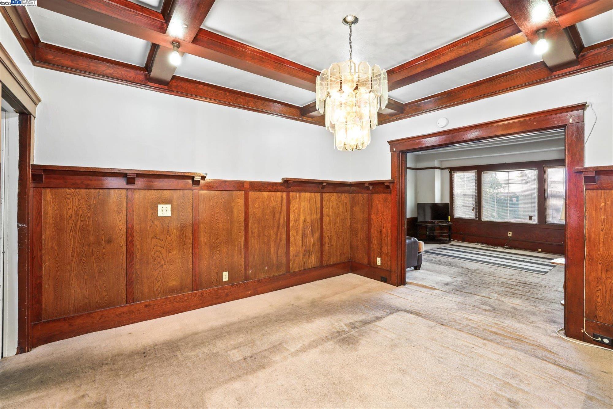 Detail Gallery Image 7 of 34 For 835 Apgar St, Oakland,  CA 94608 - 3 Beds | 2 Baths