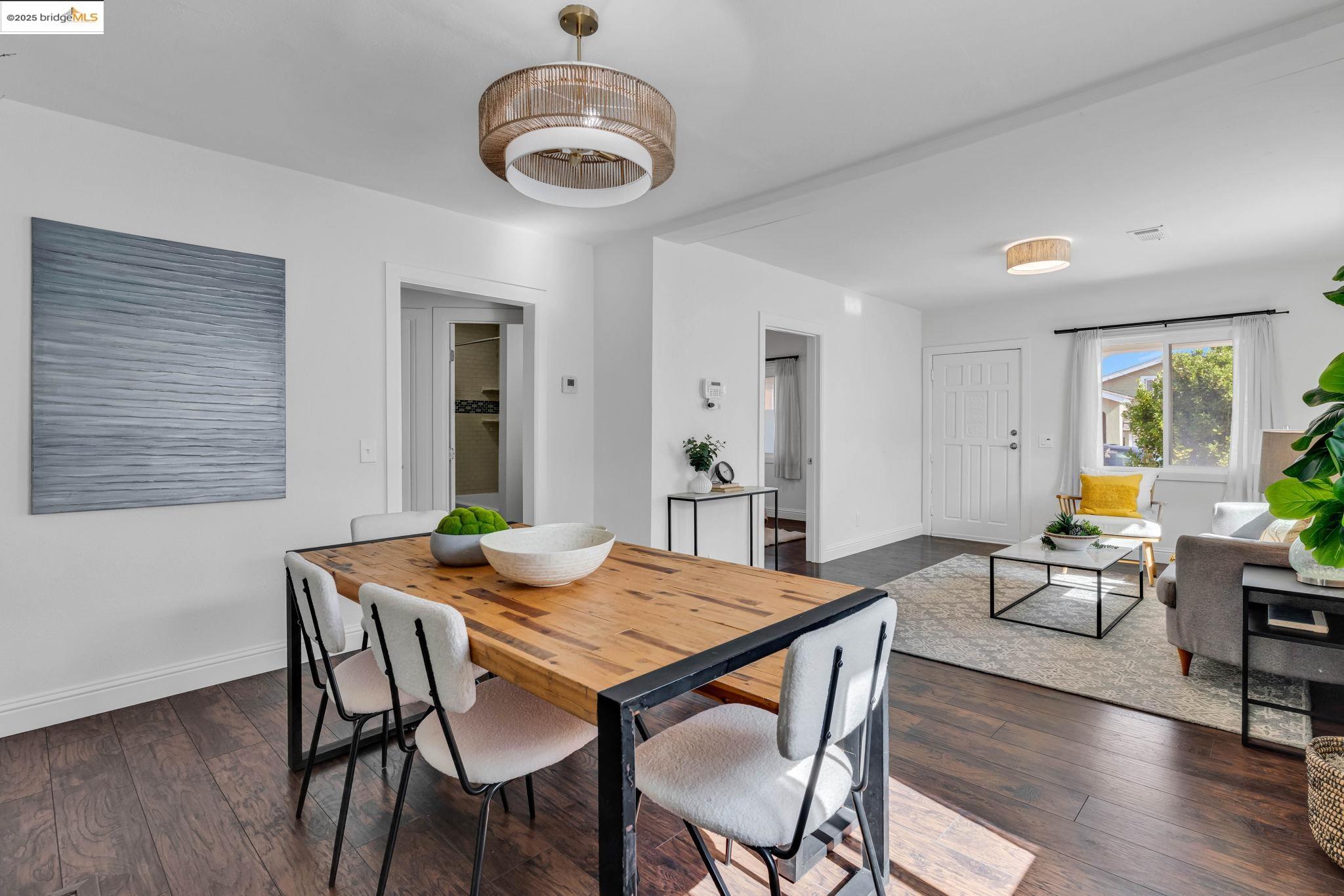 Detail Gallery Image 12 of 32 For 1715 67th Ave, Oakland,  CA 94621 - 3 Beds | 1 Baths