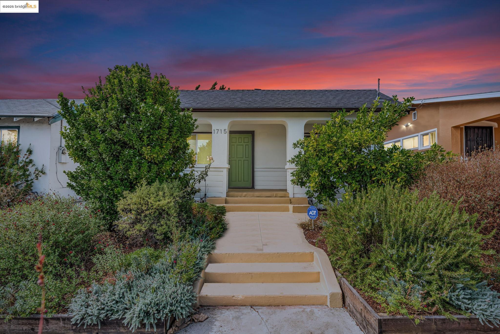 Detail Gallery Image 31 of 32 For 1715 67th Ave, Oakland,  CA 94621 - 3 Beds | 1 Baths