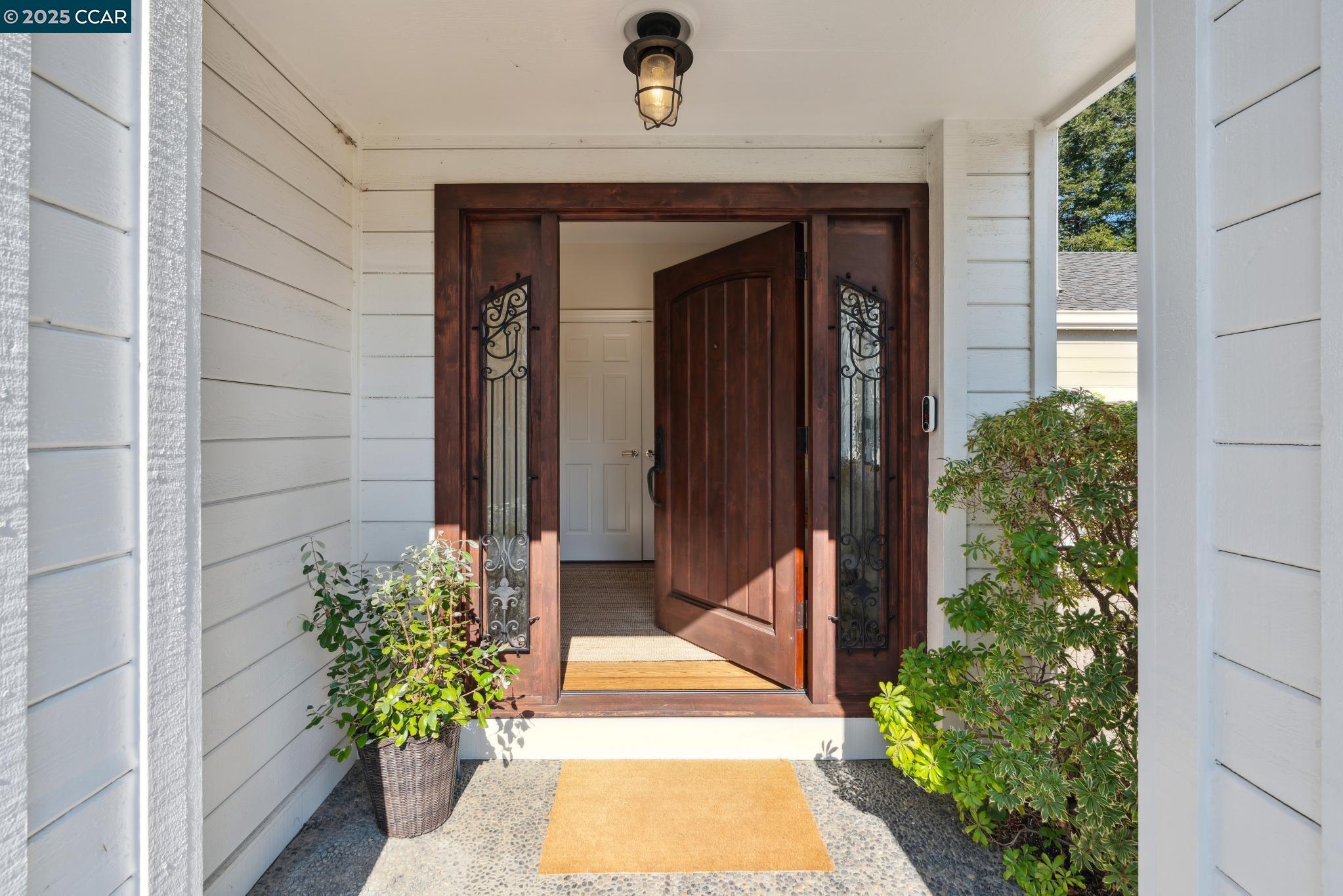 Detail Gallery Image 2 of 59 For 3238 Greenhills Drive, Lafayette,  CA 94549 - 5 Beds | 4/1 Baths
