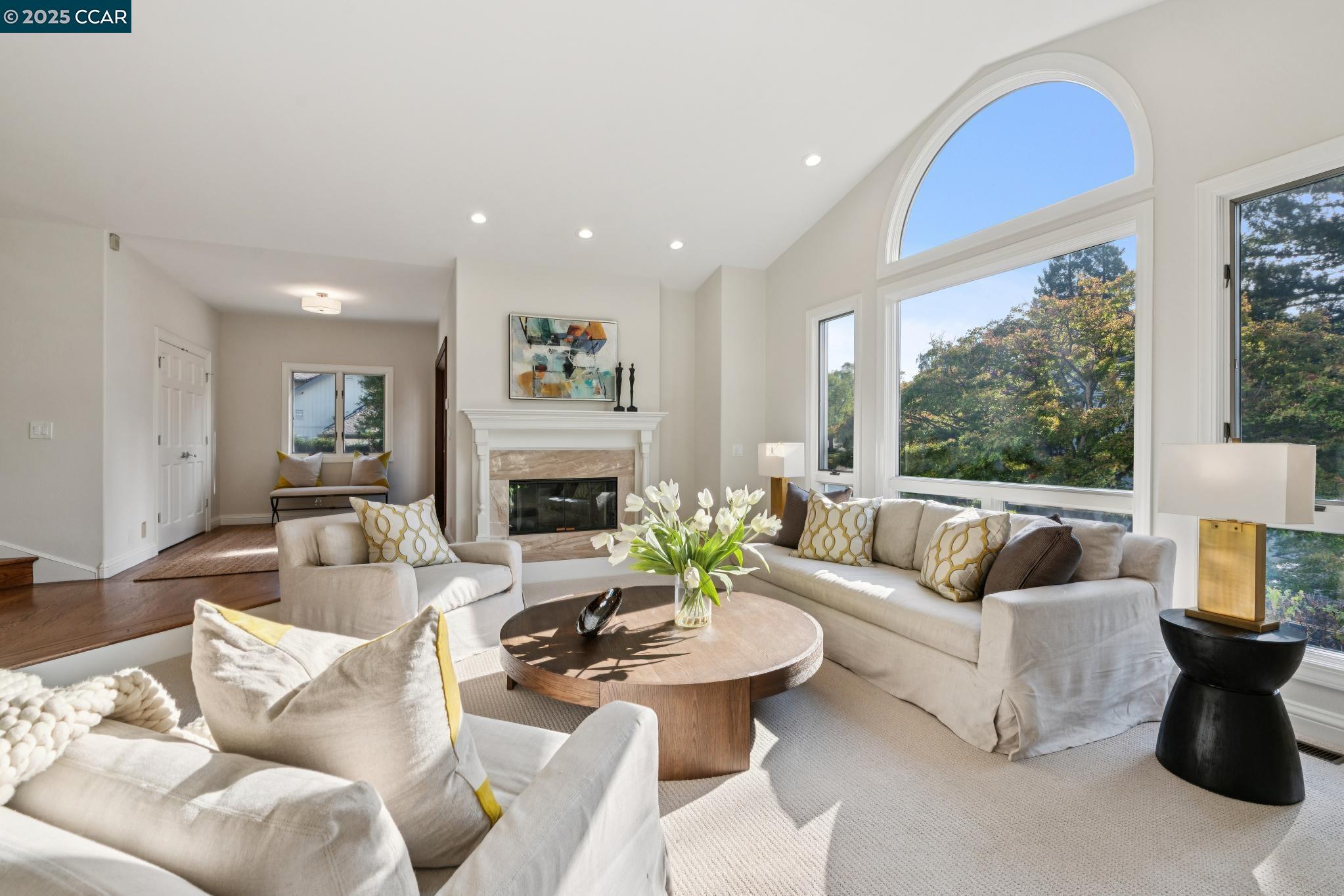 Detail Gallery Image 4 of 59 For 3238 Greenhills Drive, Lafayette,  CA 94549 - 5 Beds | 4/1 Baths