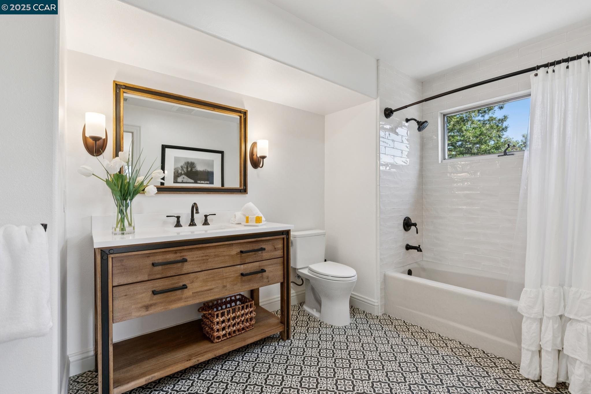 Detail Gallery Image 40 of 59 For 3238 Greenhills Drive, Lafayette,  CA 94549 - 5 Beds | 4/1 Baths